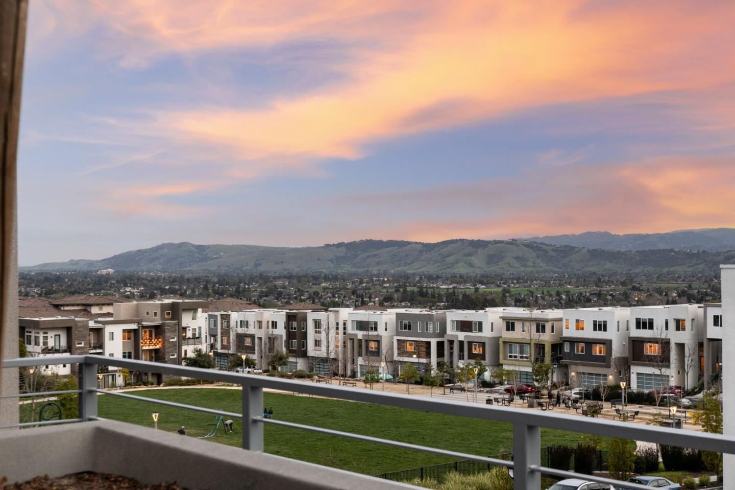 263 Llano De Los Robles AVE 4