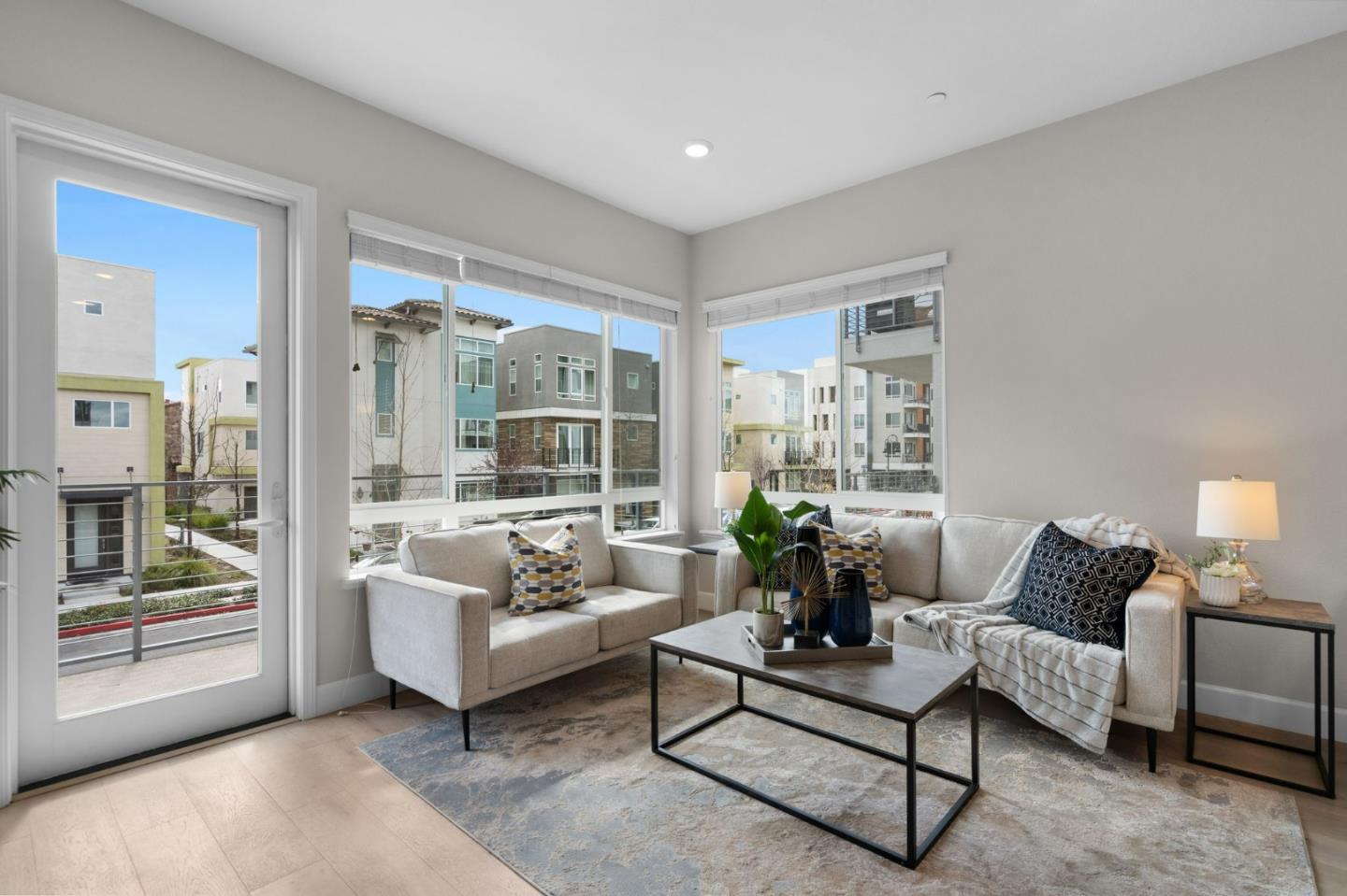 263 Llano De Los Robles AVE 4