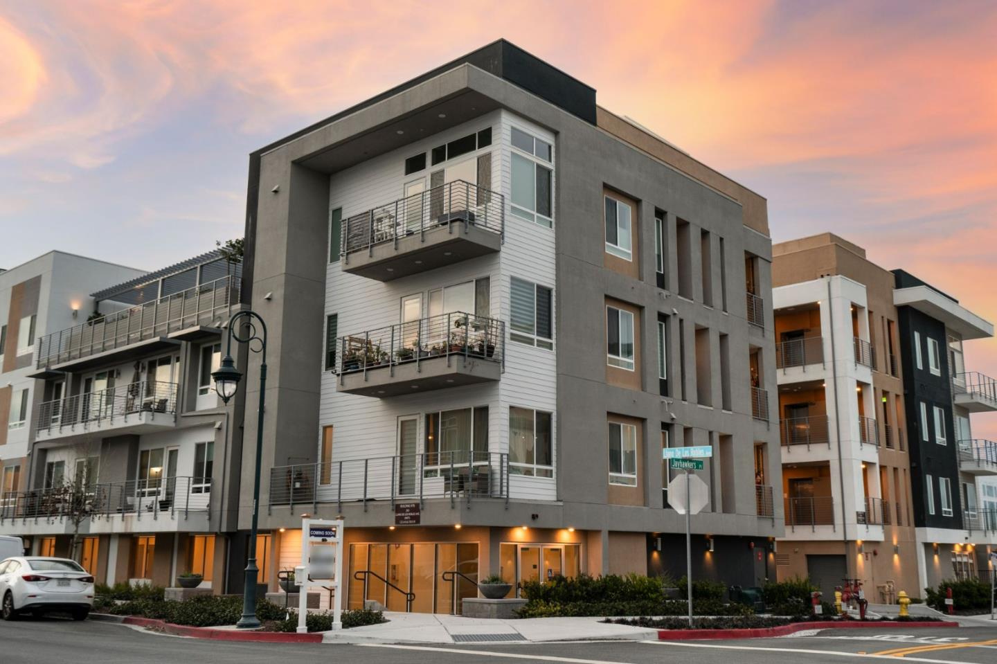 263 Llano De Los Robles AVE 4