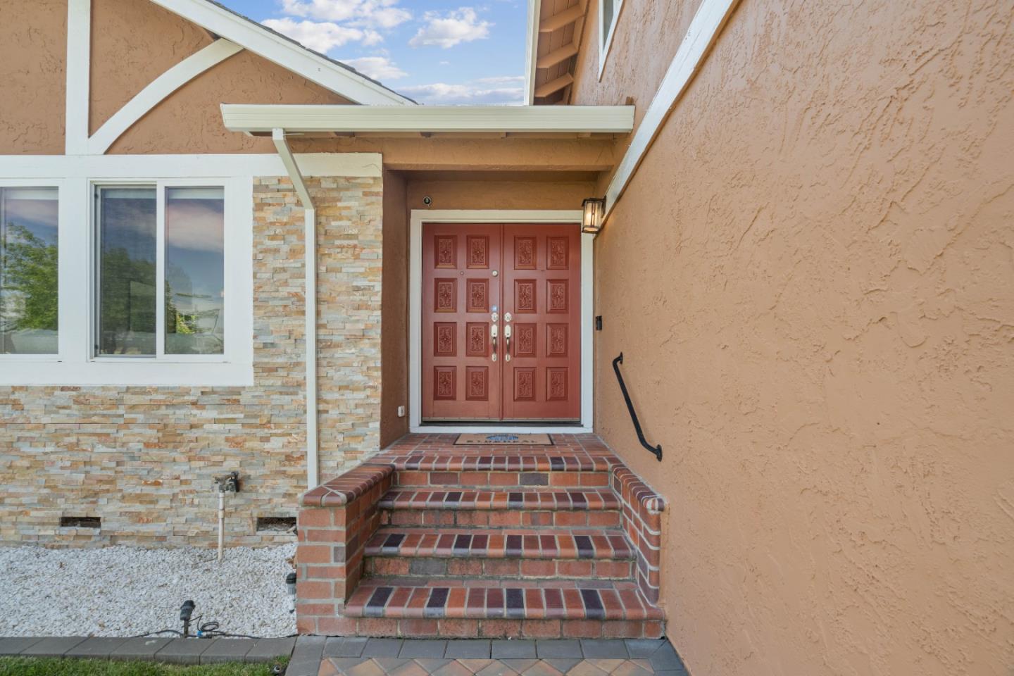 6561 Leyland Park DR