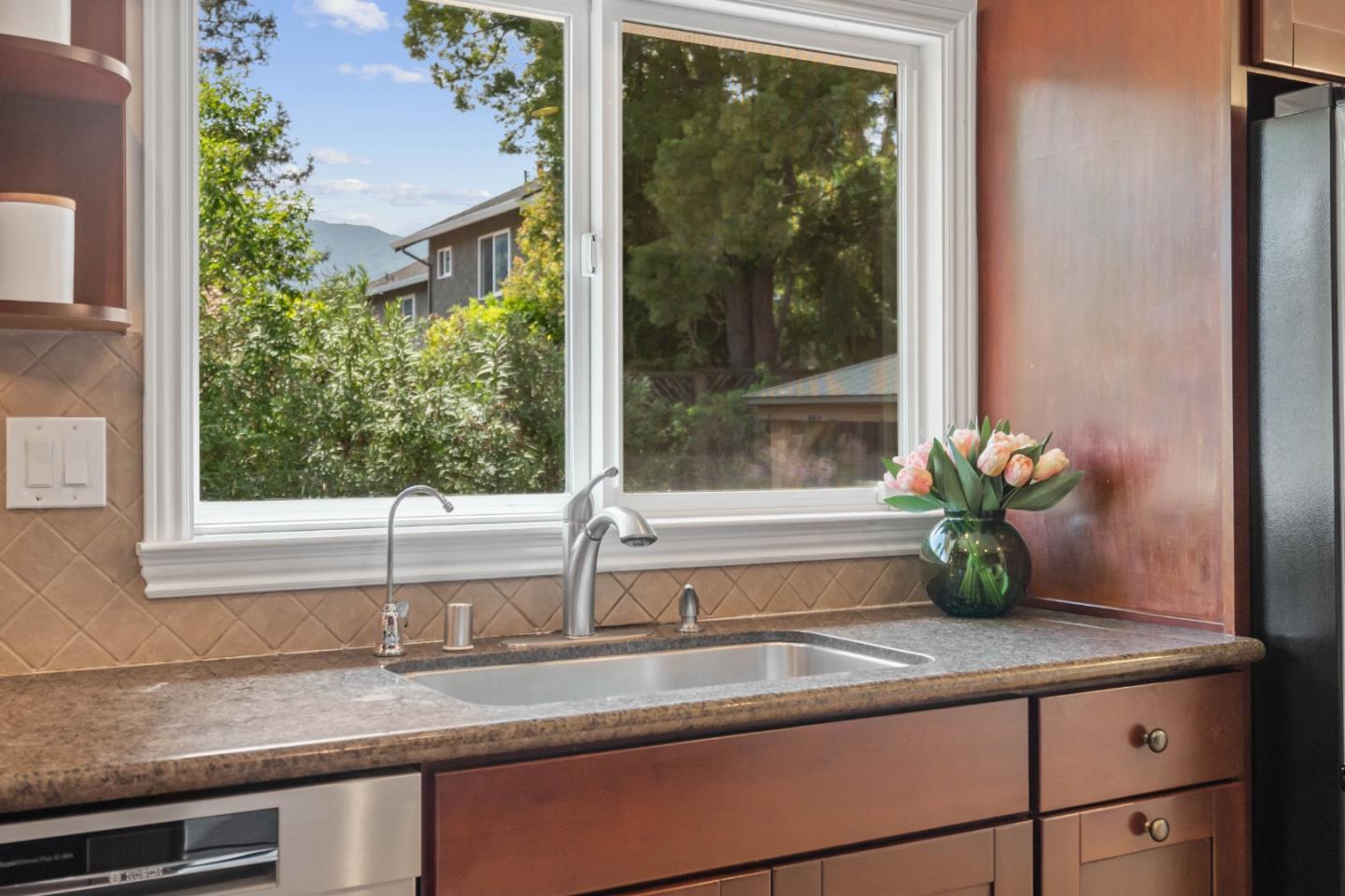 6561 Leyland Park DR