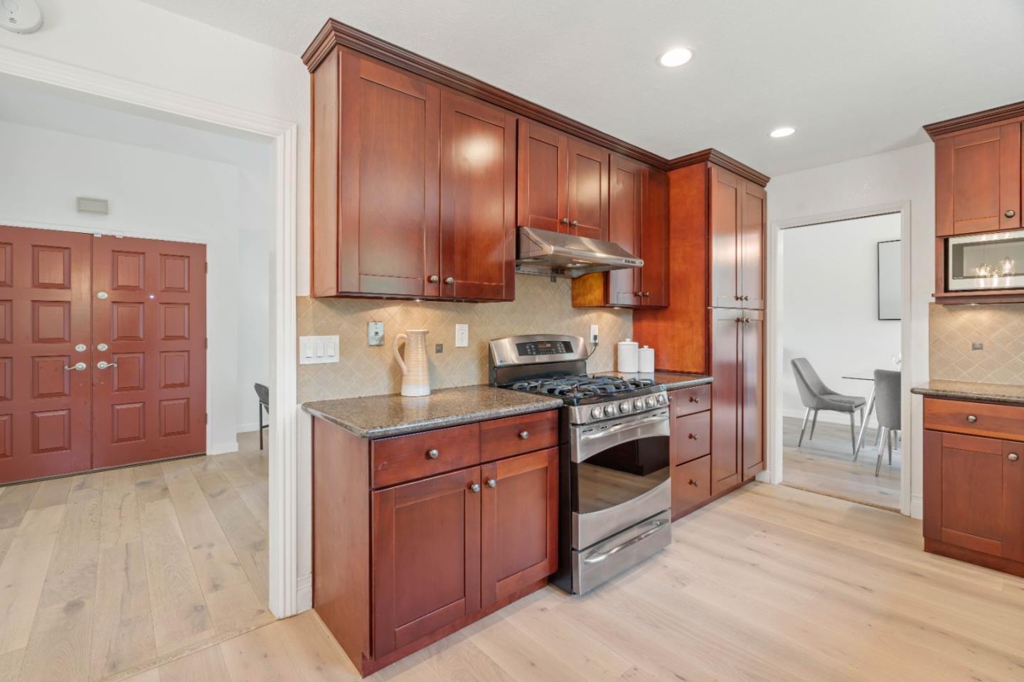 6561 Leyland Park DR