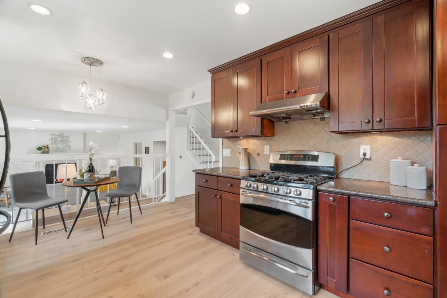 6561 Leyland Park DR