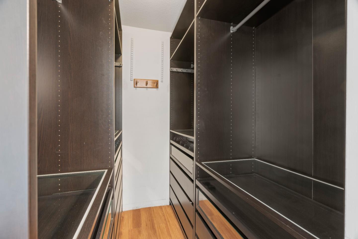 6561 Leyland Park DR