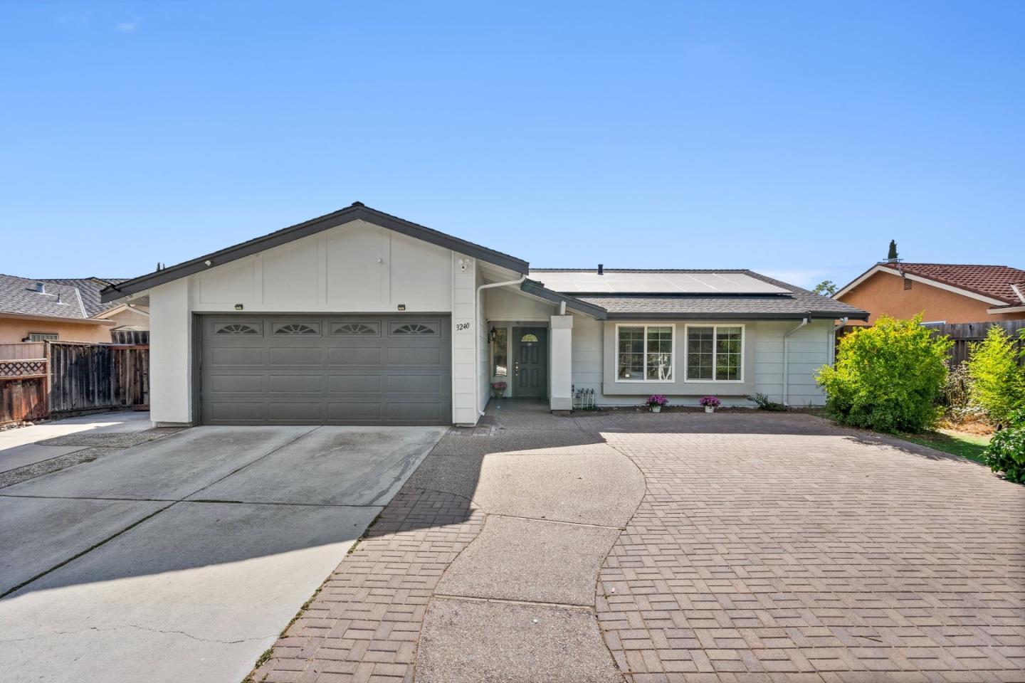 3240 Lyter WAY