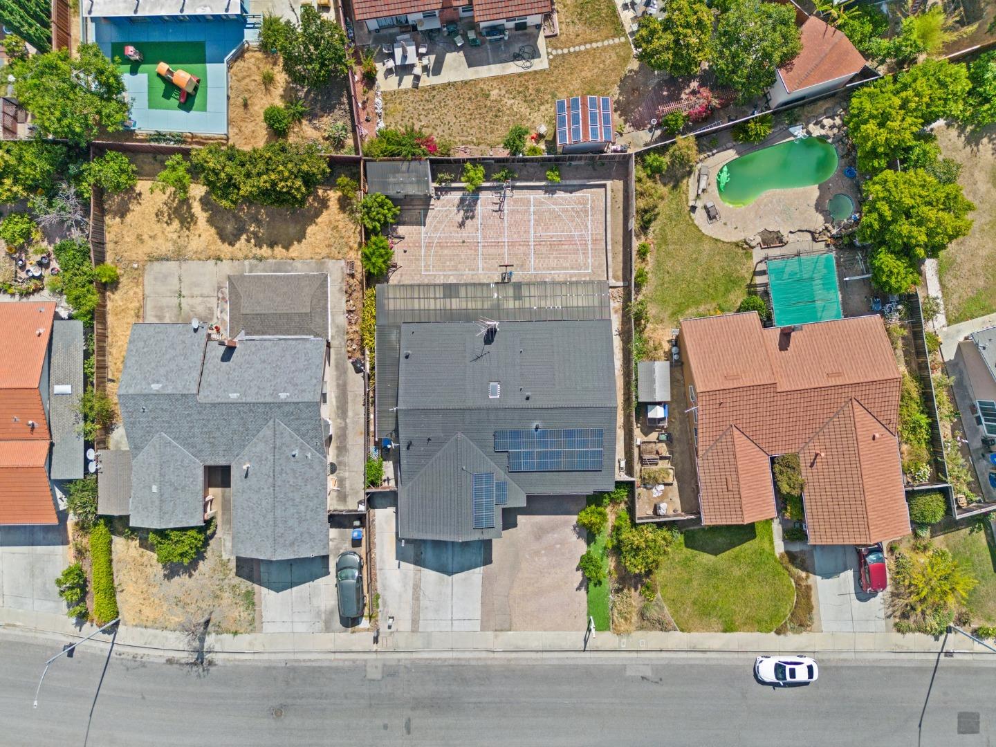 3240 Lyter WAY