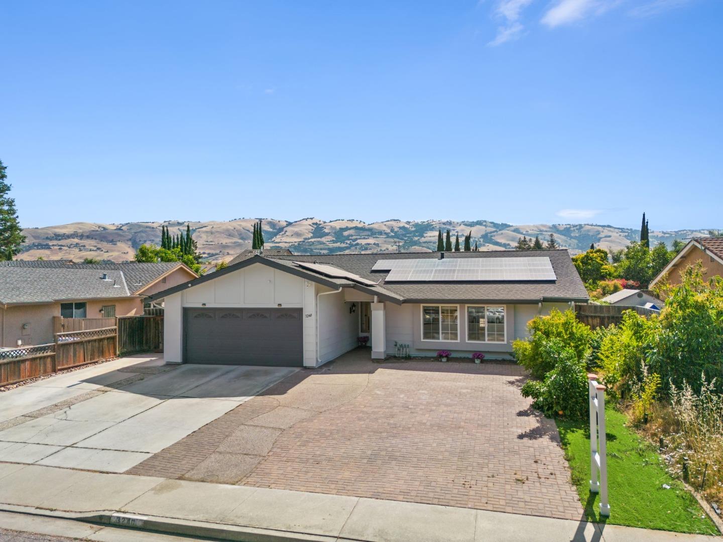 3240 Lyter WAY