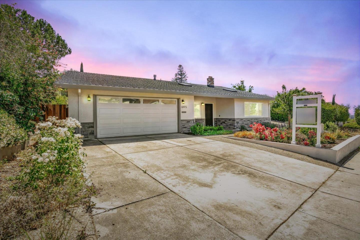 645 Davenport DR