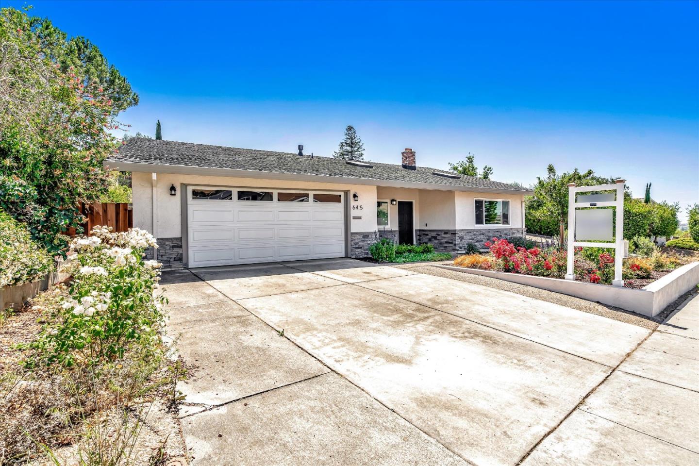 645 Davenport DR