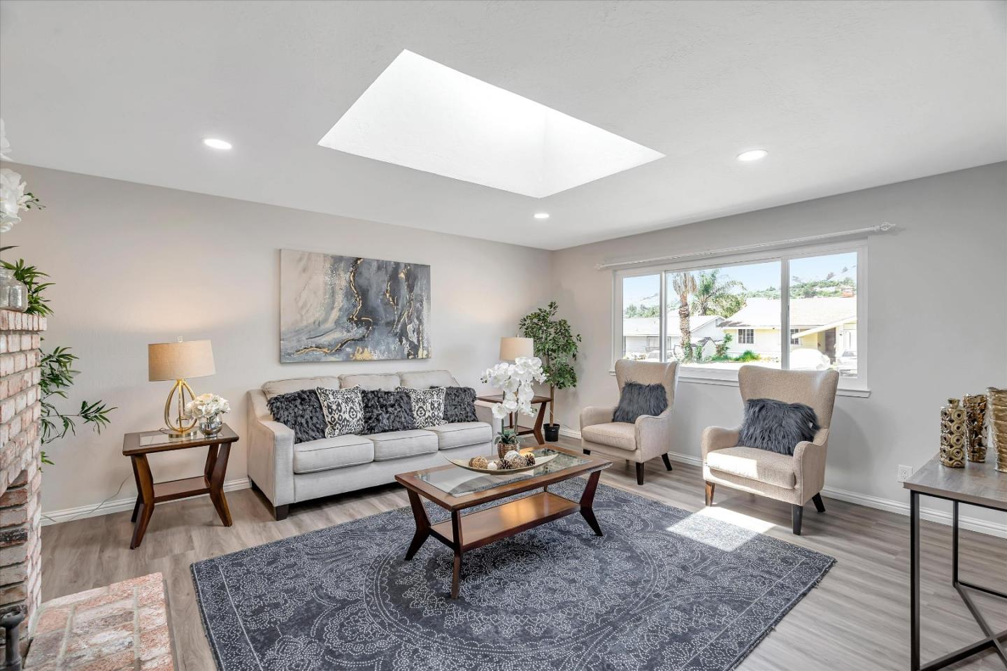 645 Davenport DR