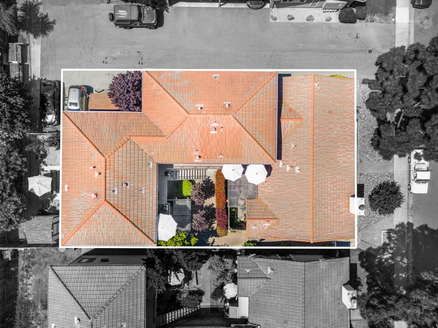 1519 Moorpark AVE