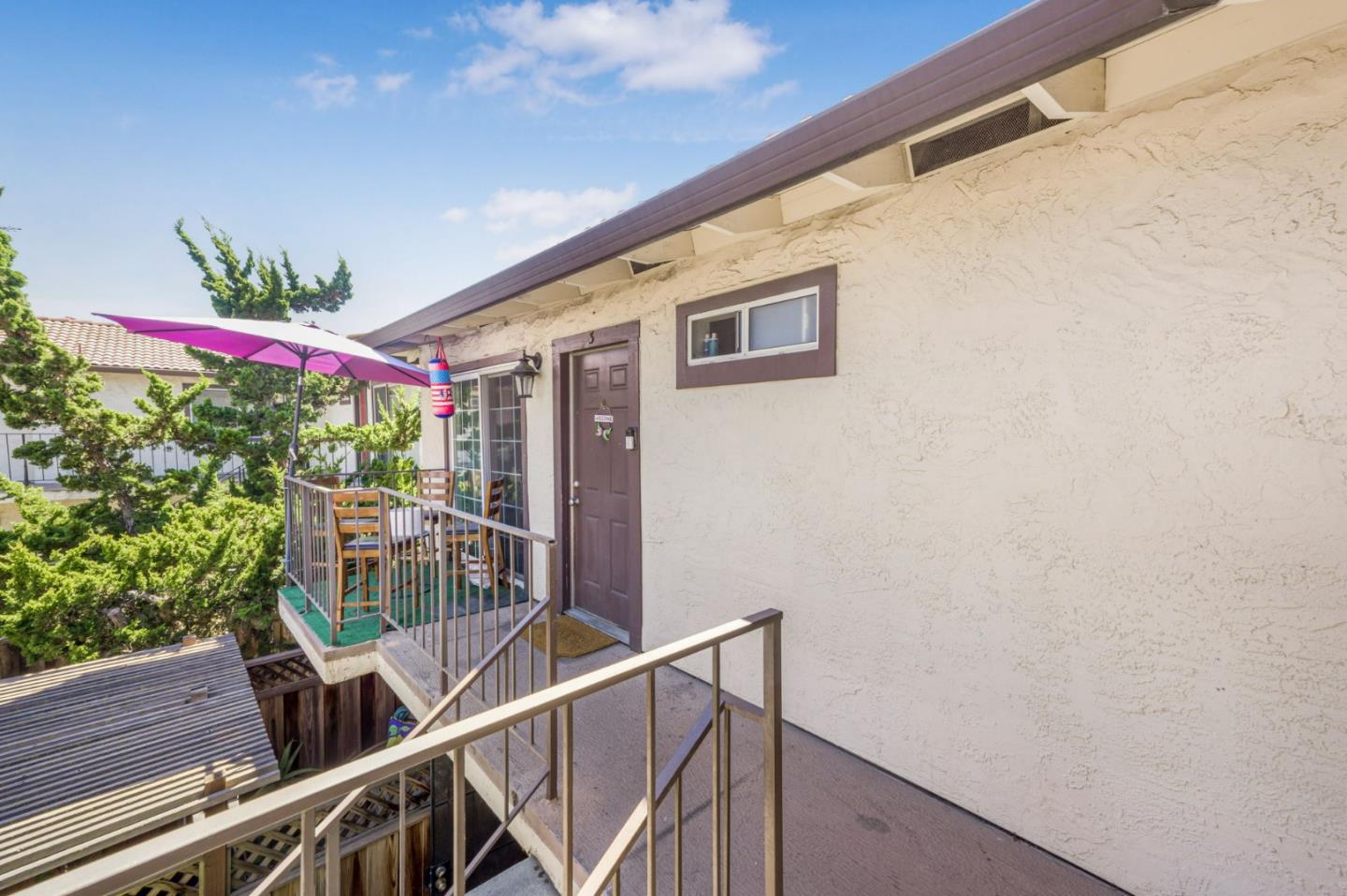 1519 Moorpark AVE