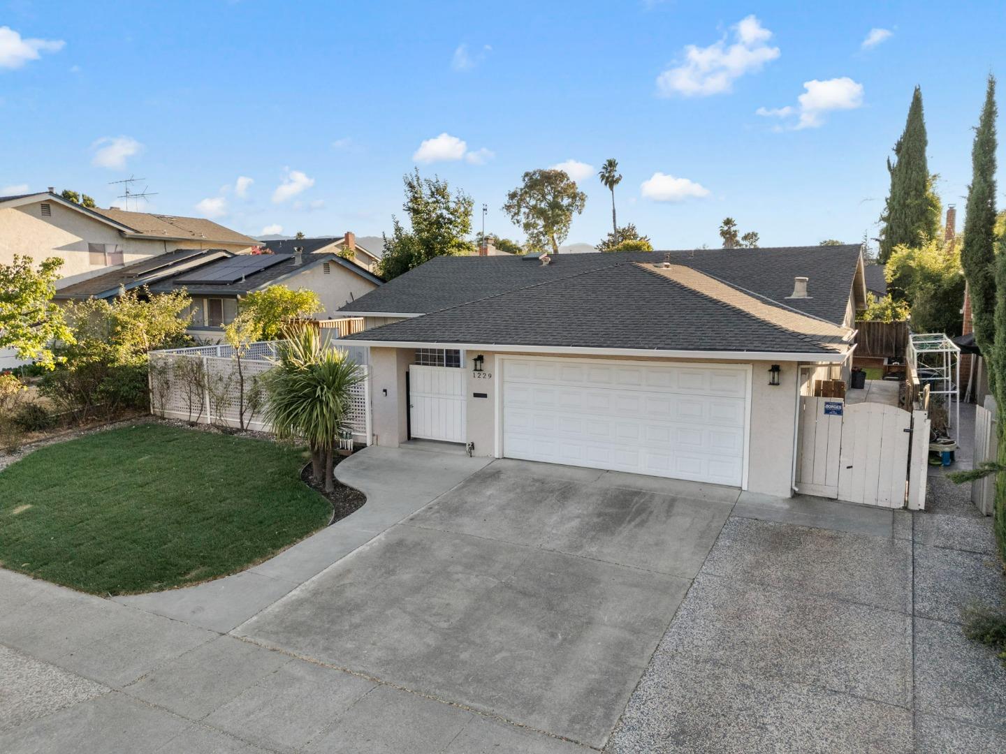 1229 Boynton AVE