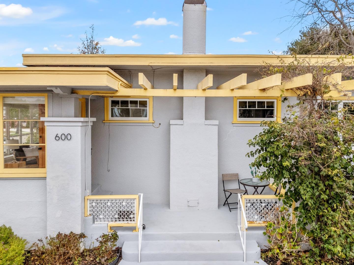600 Pacific AVE