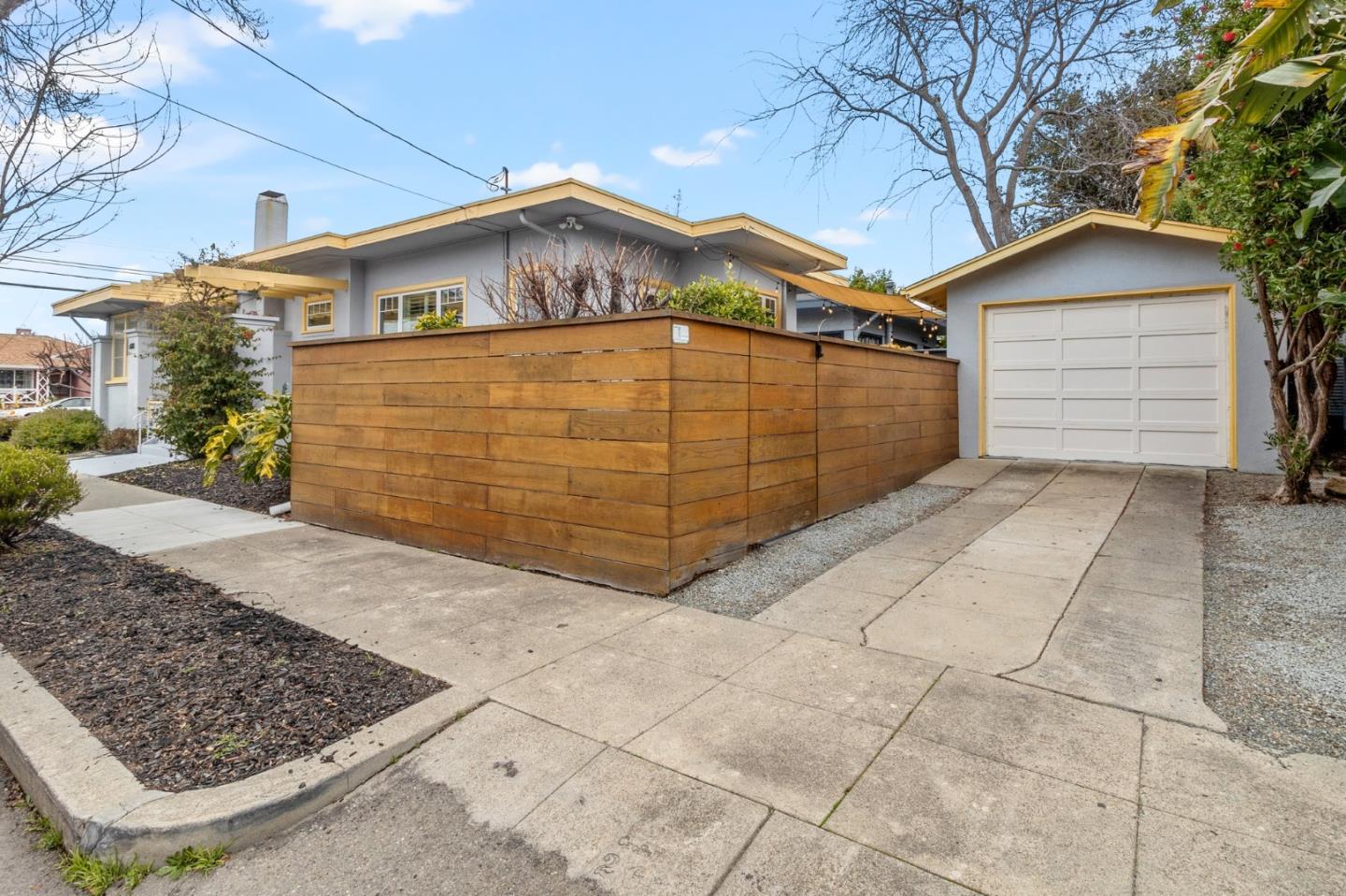 600 Pacific AVE