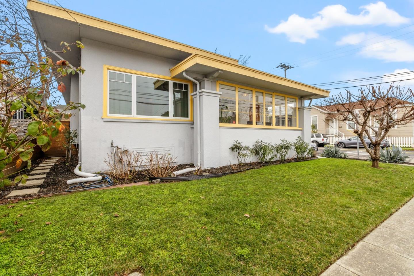 600 Pacific AVE
