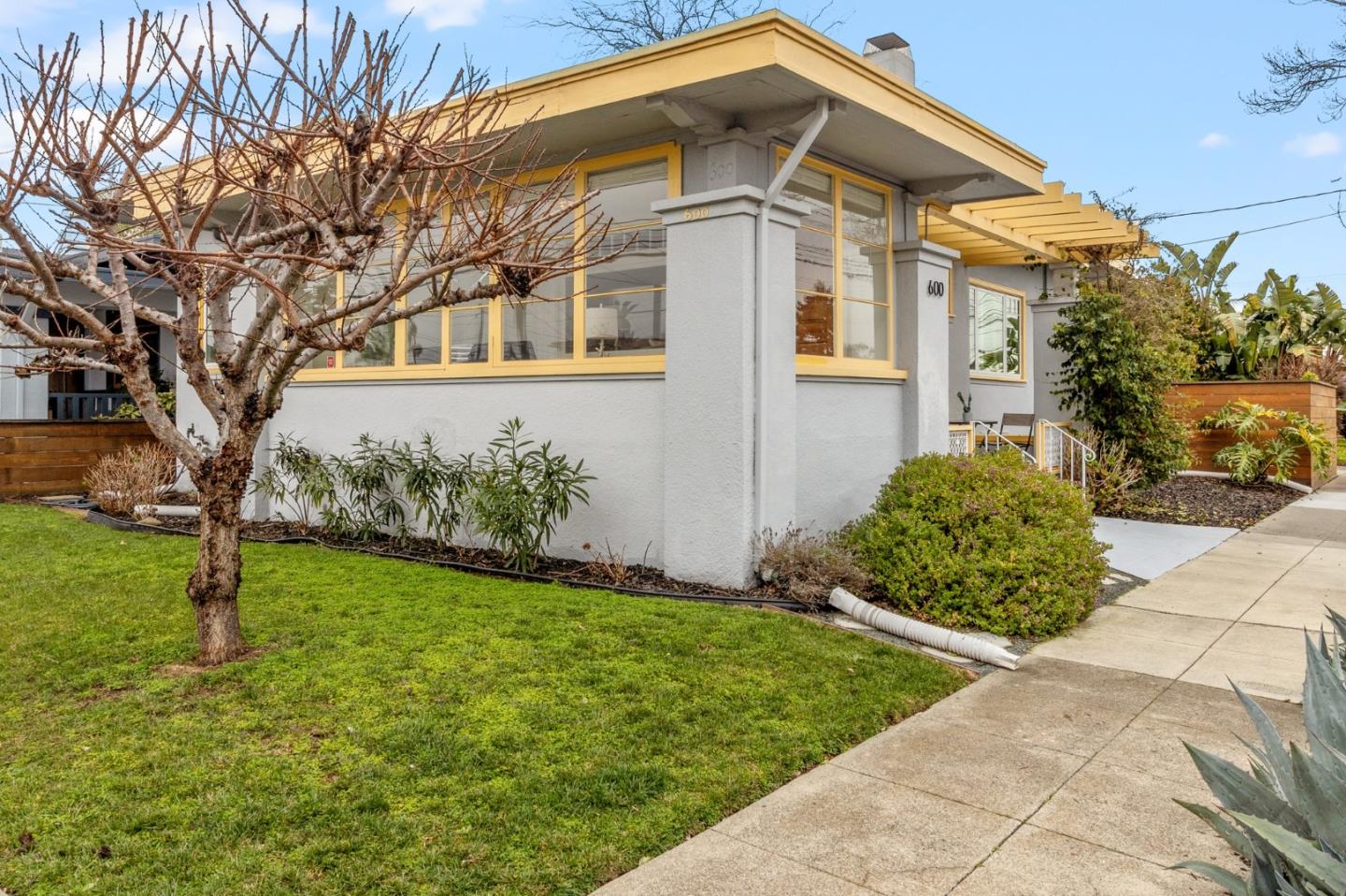 600 Pacific AVE