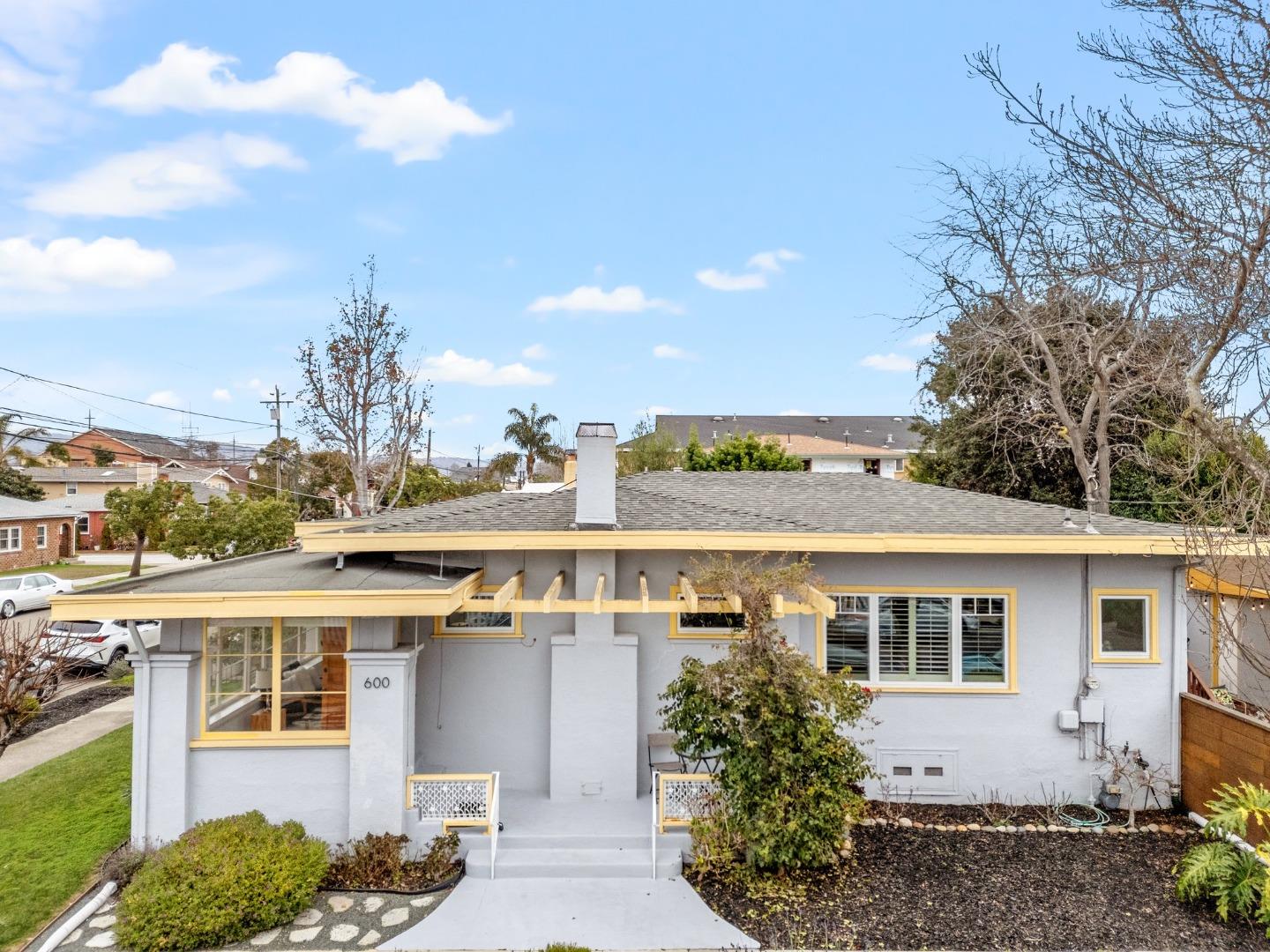 600 Pacific AVE