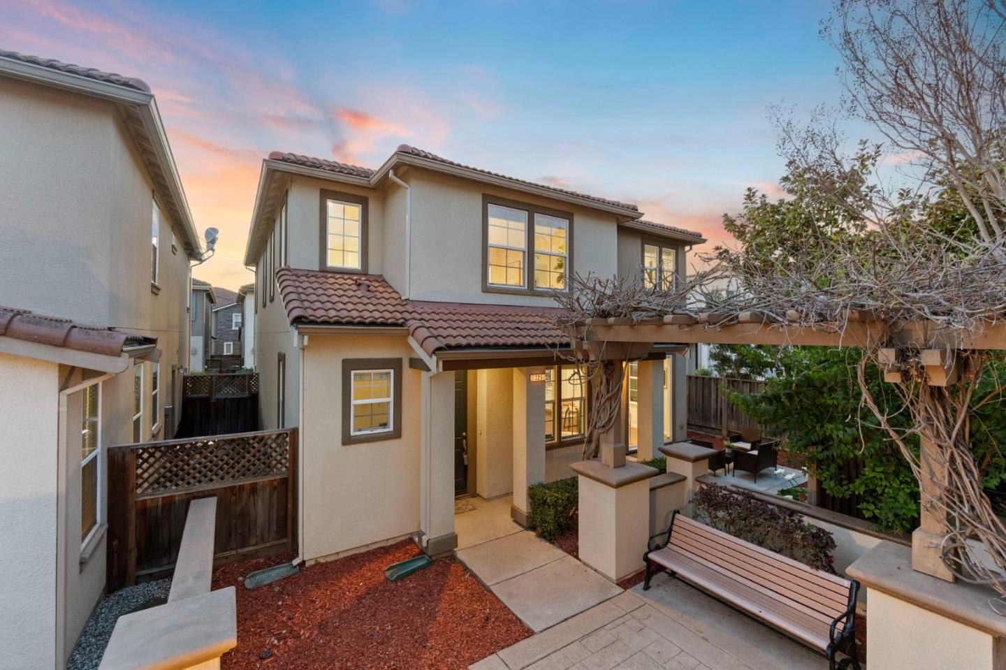 325 Toscana WAY