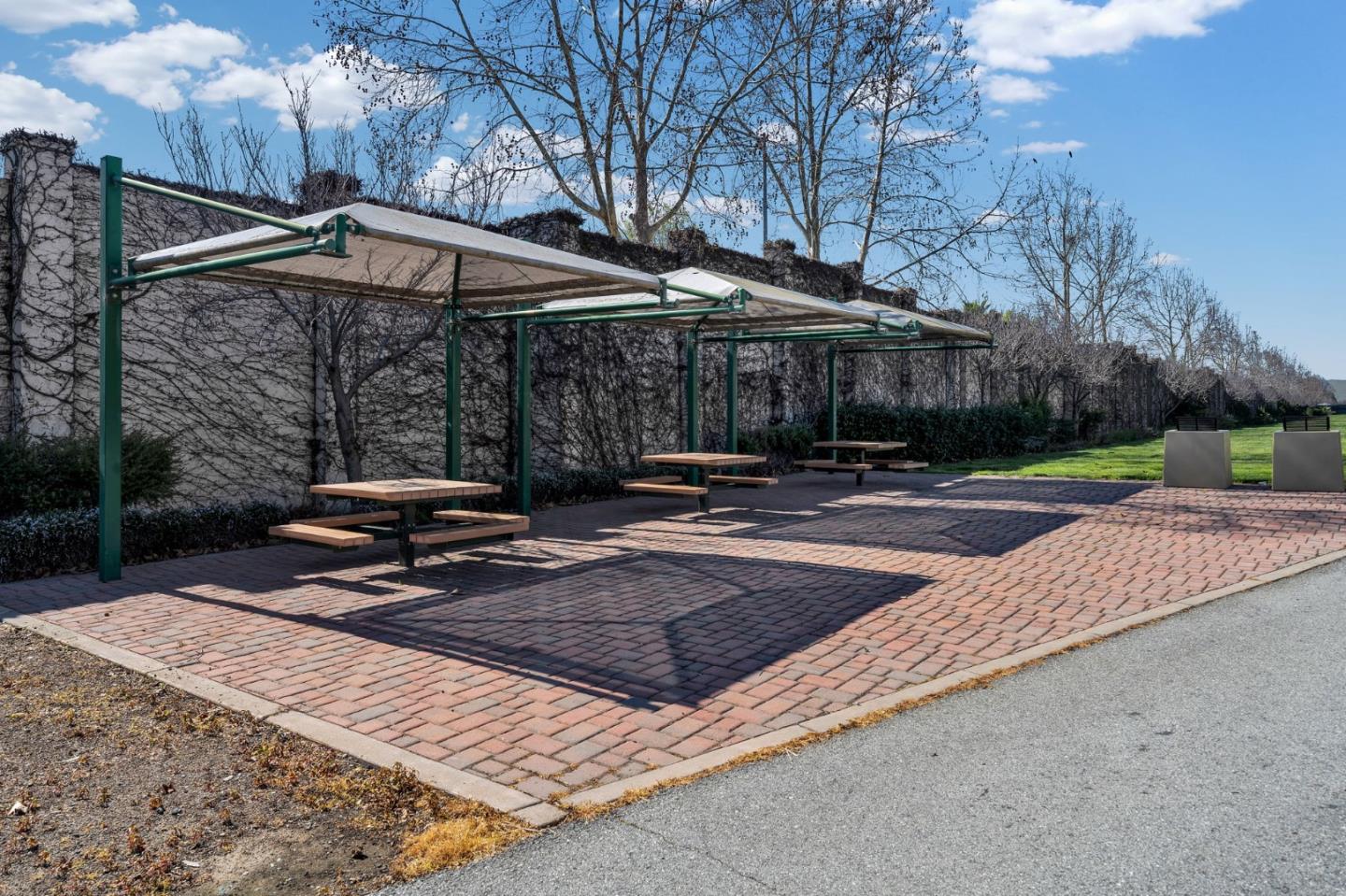 1254 Mente Linda LOOP