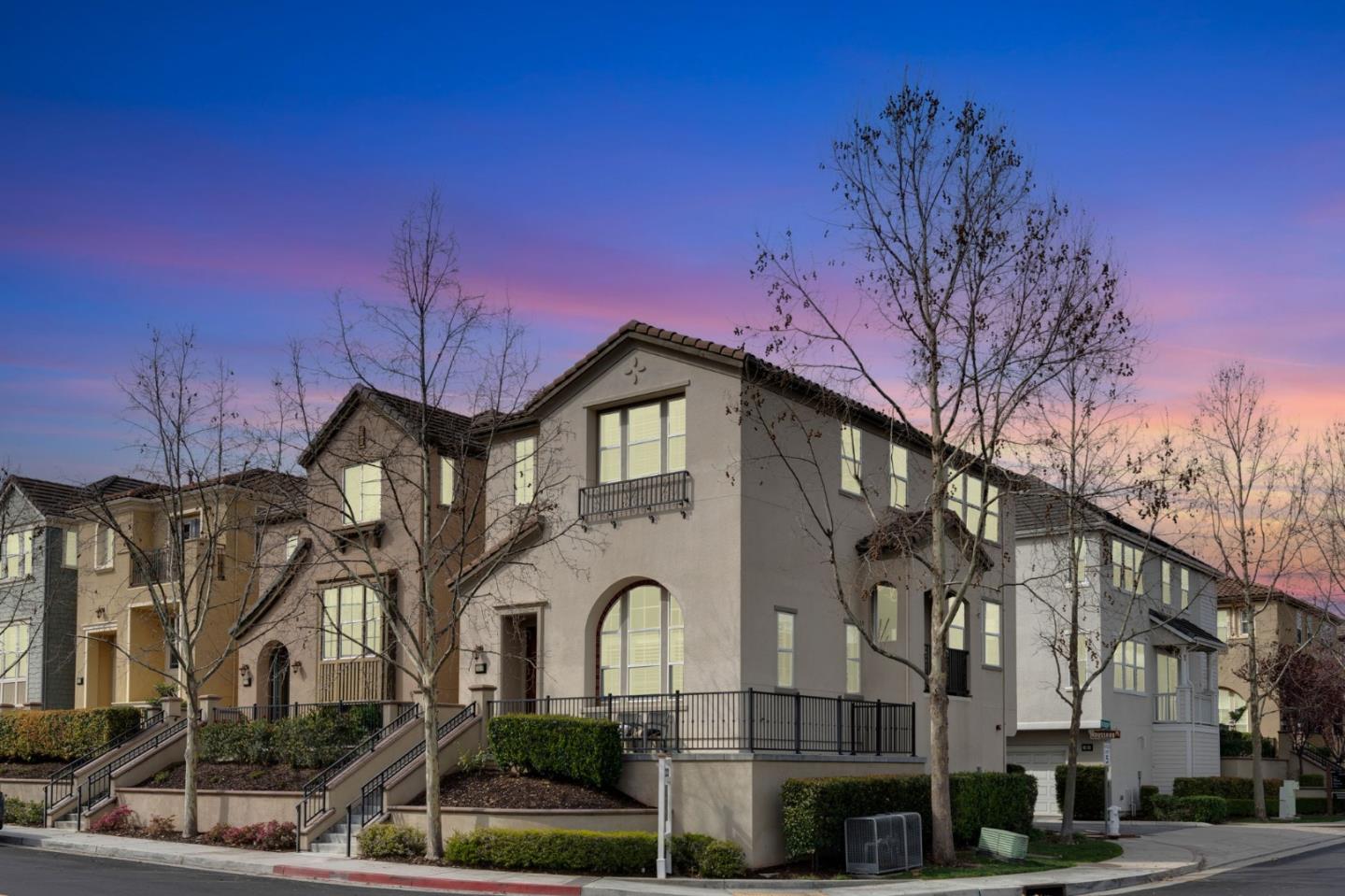 2028 Worthington CIR