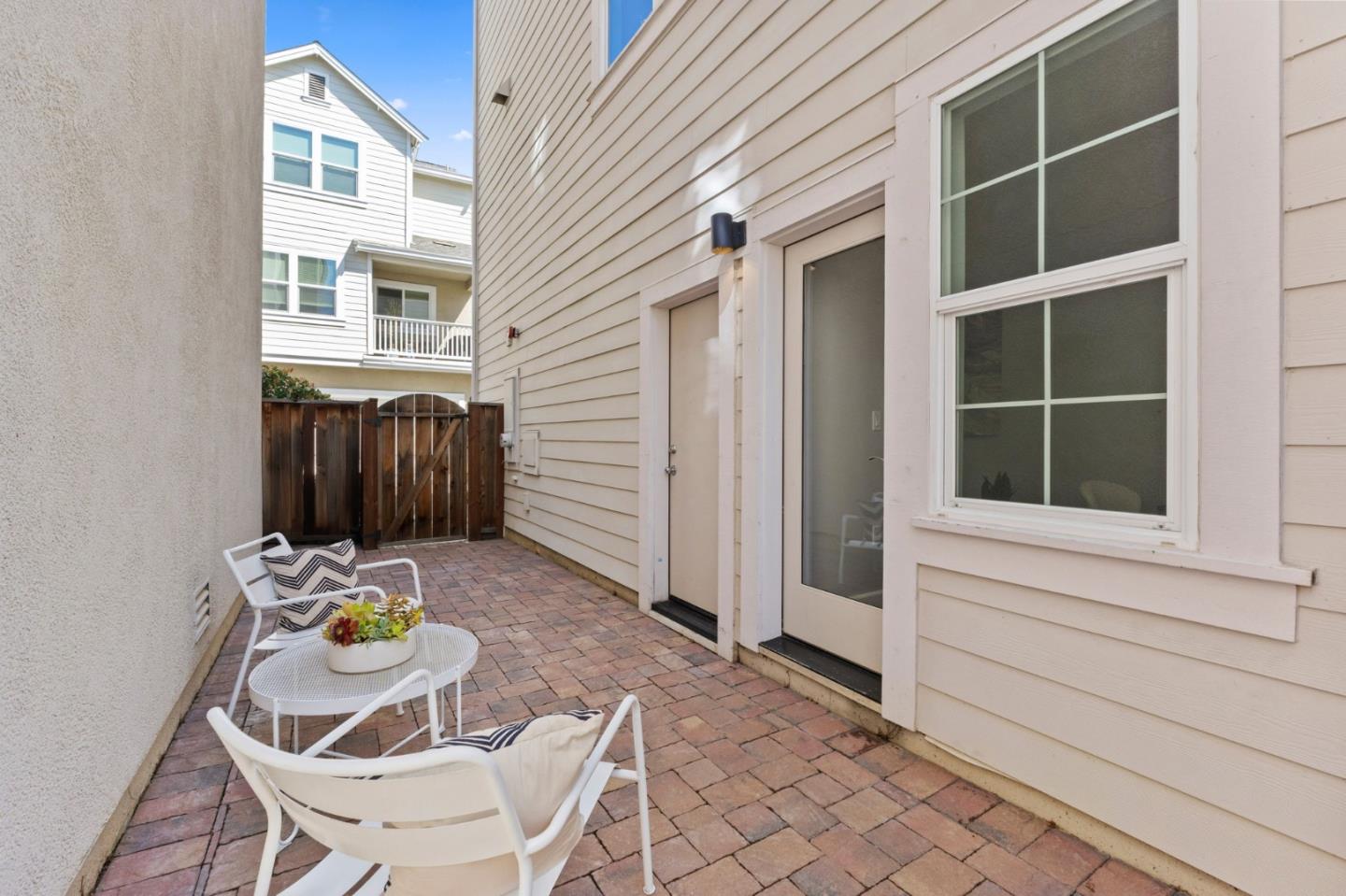 711 Cannery PL