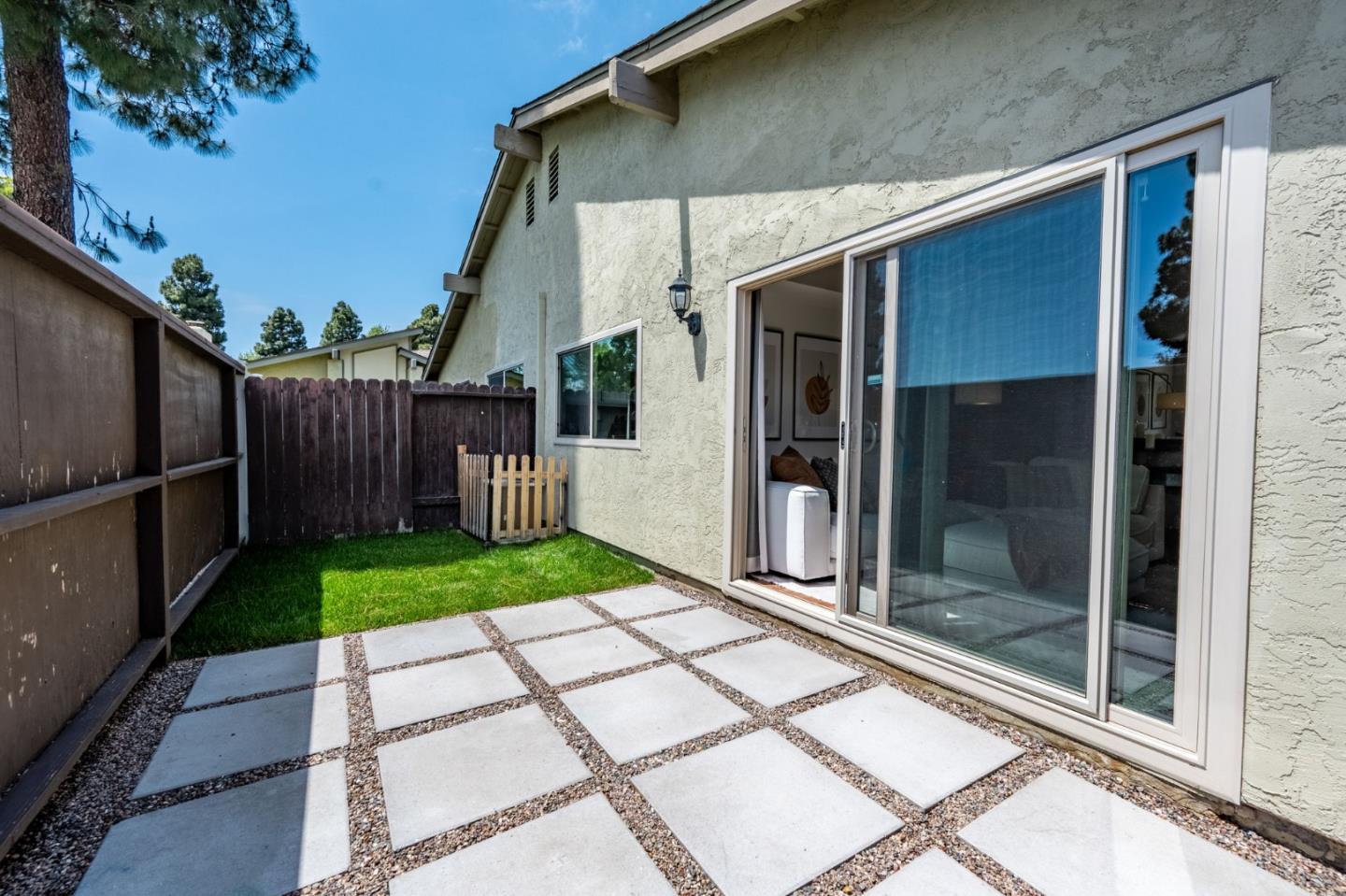 3575 Guava WAY
