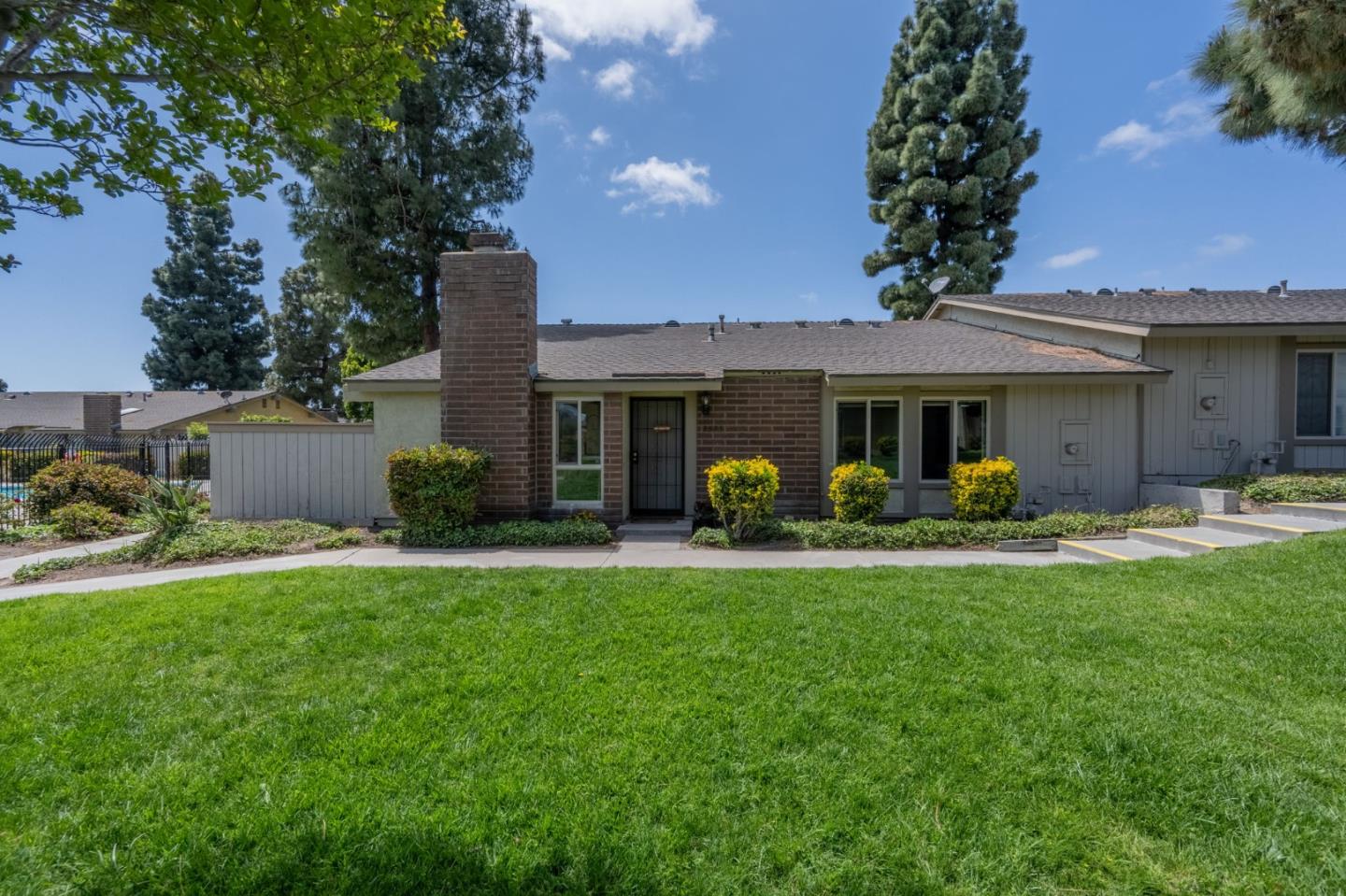 3575 Guava WAY