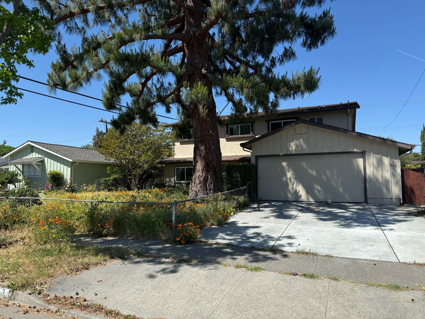 653 Brentwood DR