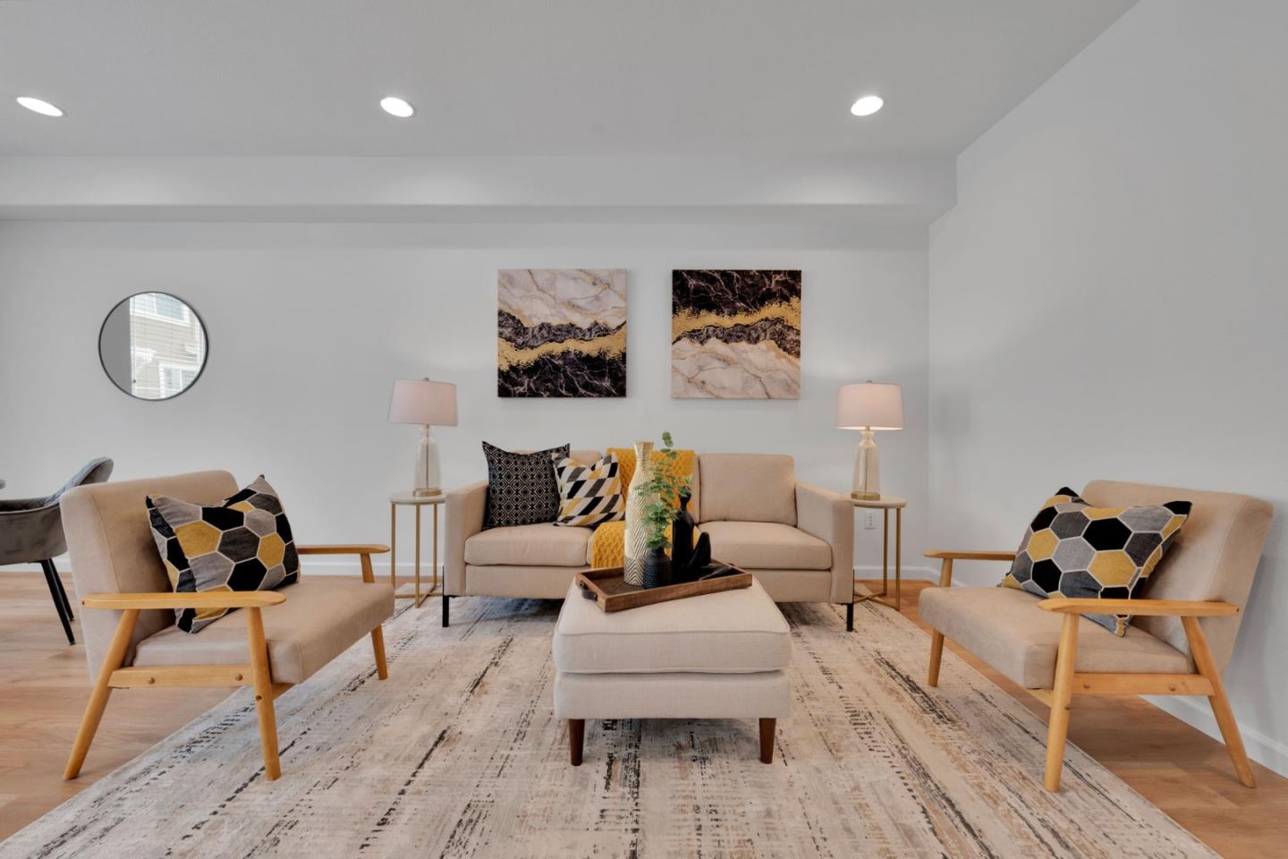 159 Sapphire LN