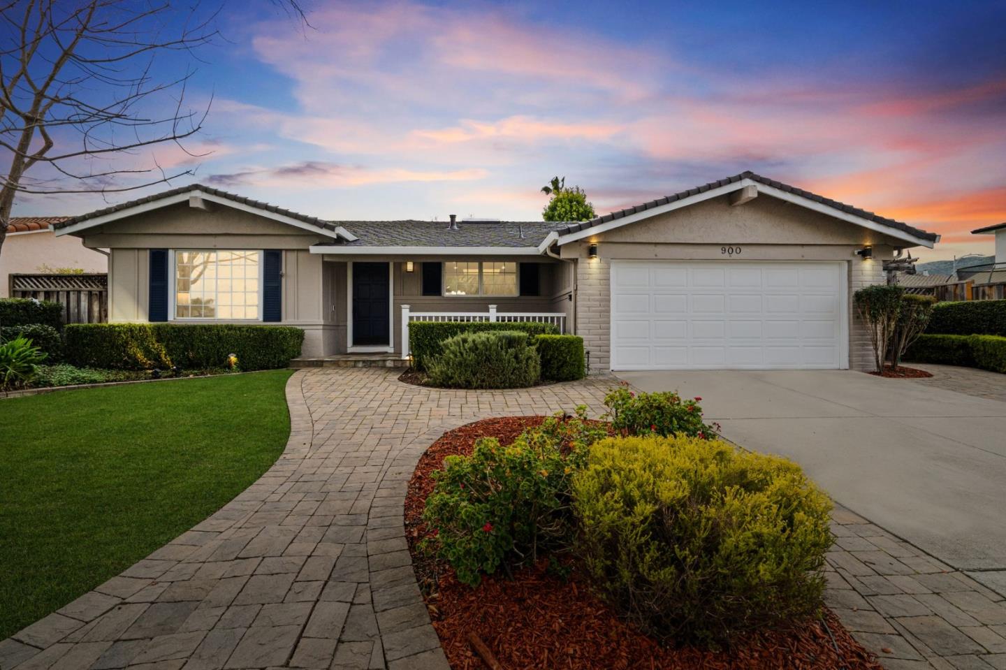 900 Plymouth DR