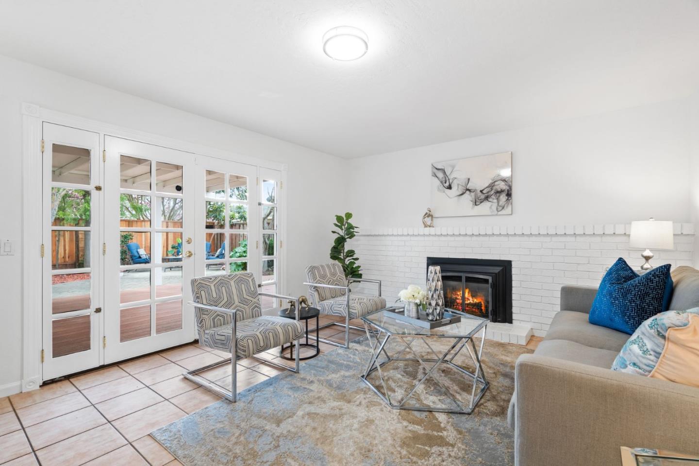 900 Plymouth DR