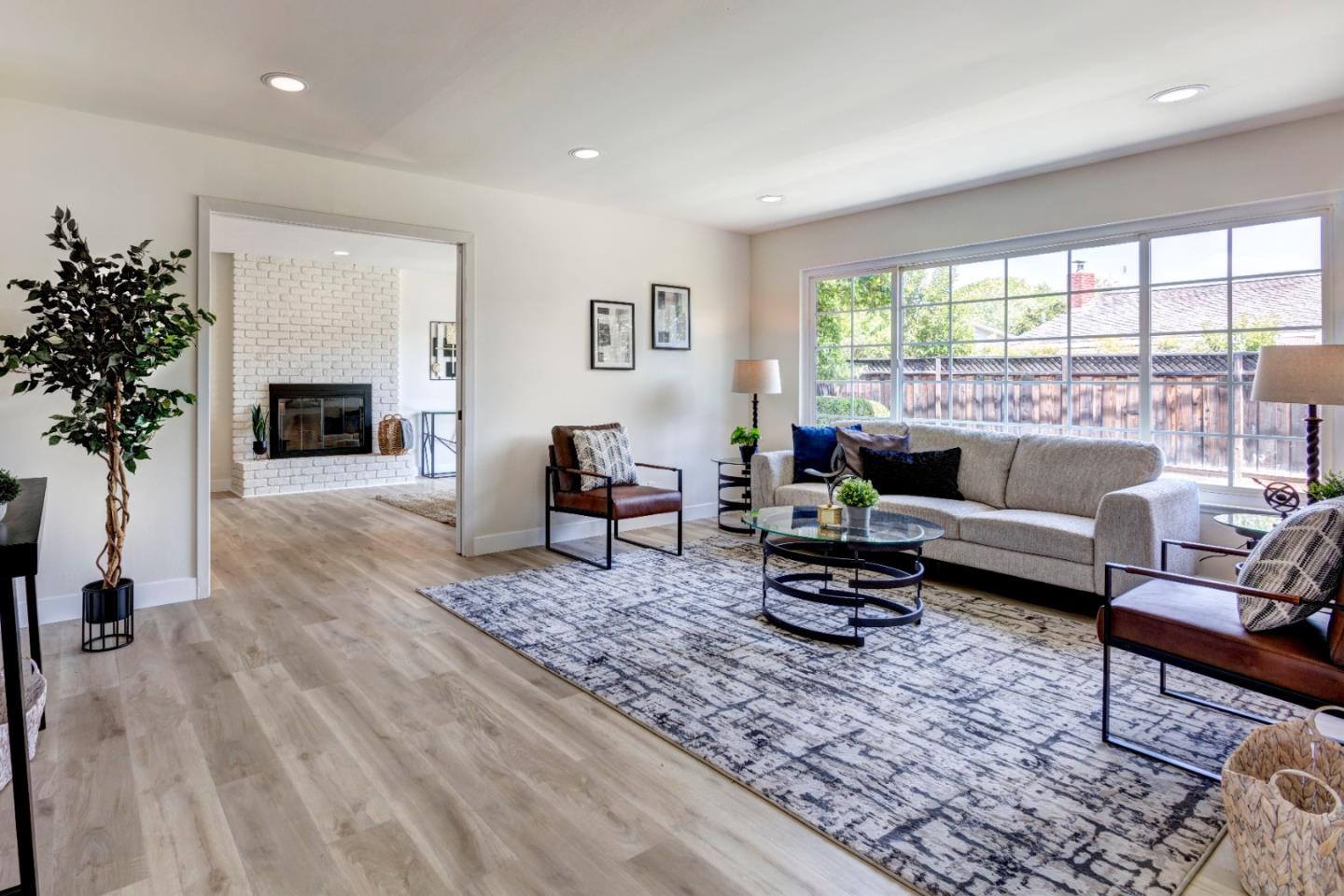2598 Meridian AVE