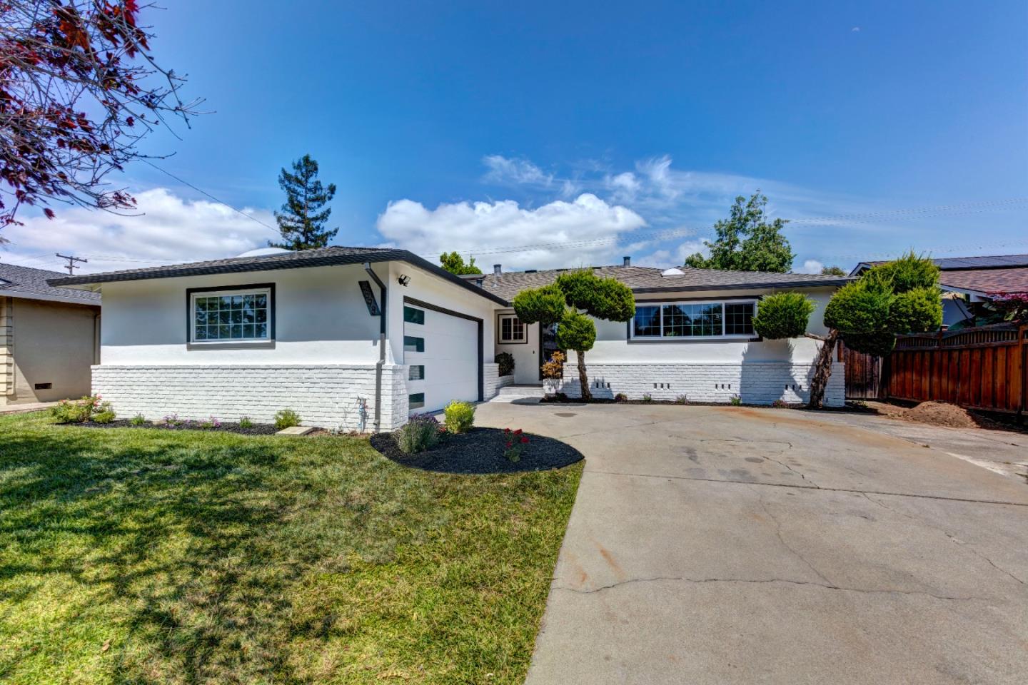 2598 Meridian AVE