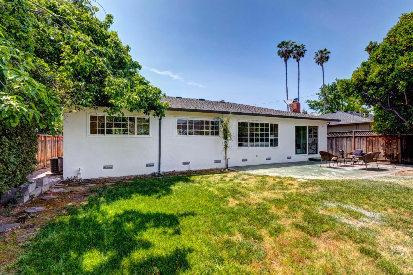 2598 Meridian AVE