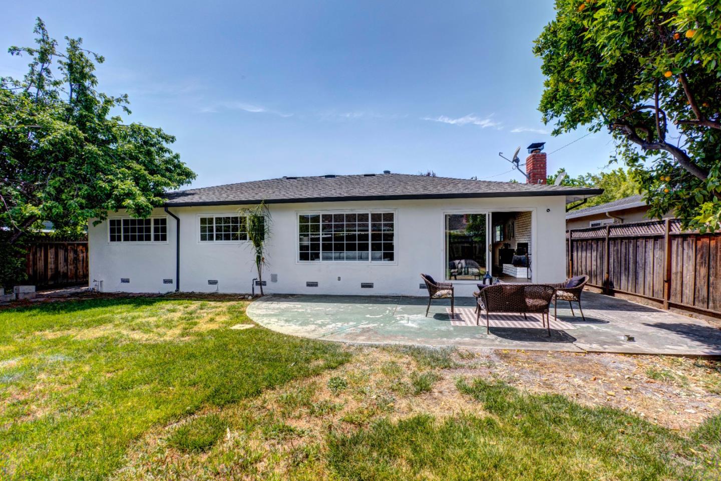 2598 Meridian AVE