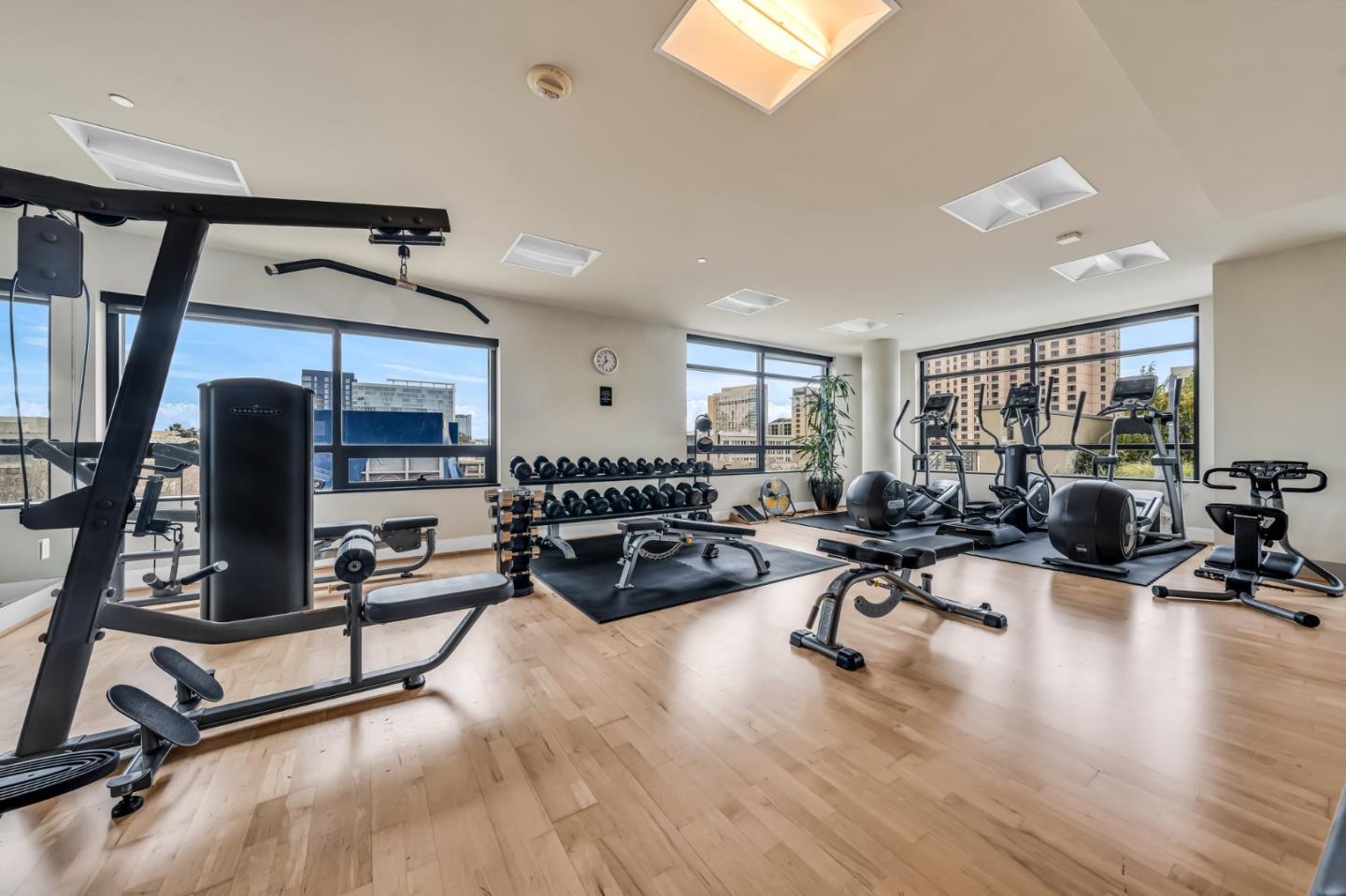 88 E San Fernando ST 1403