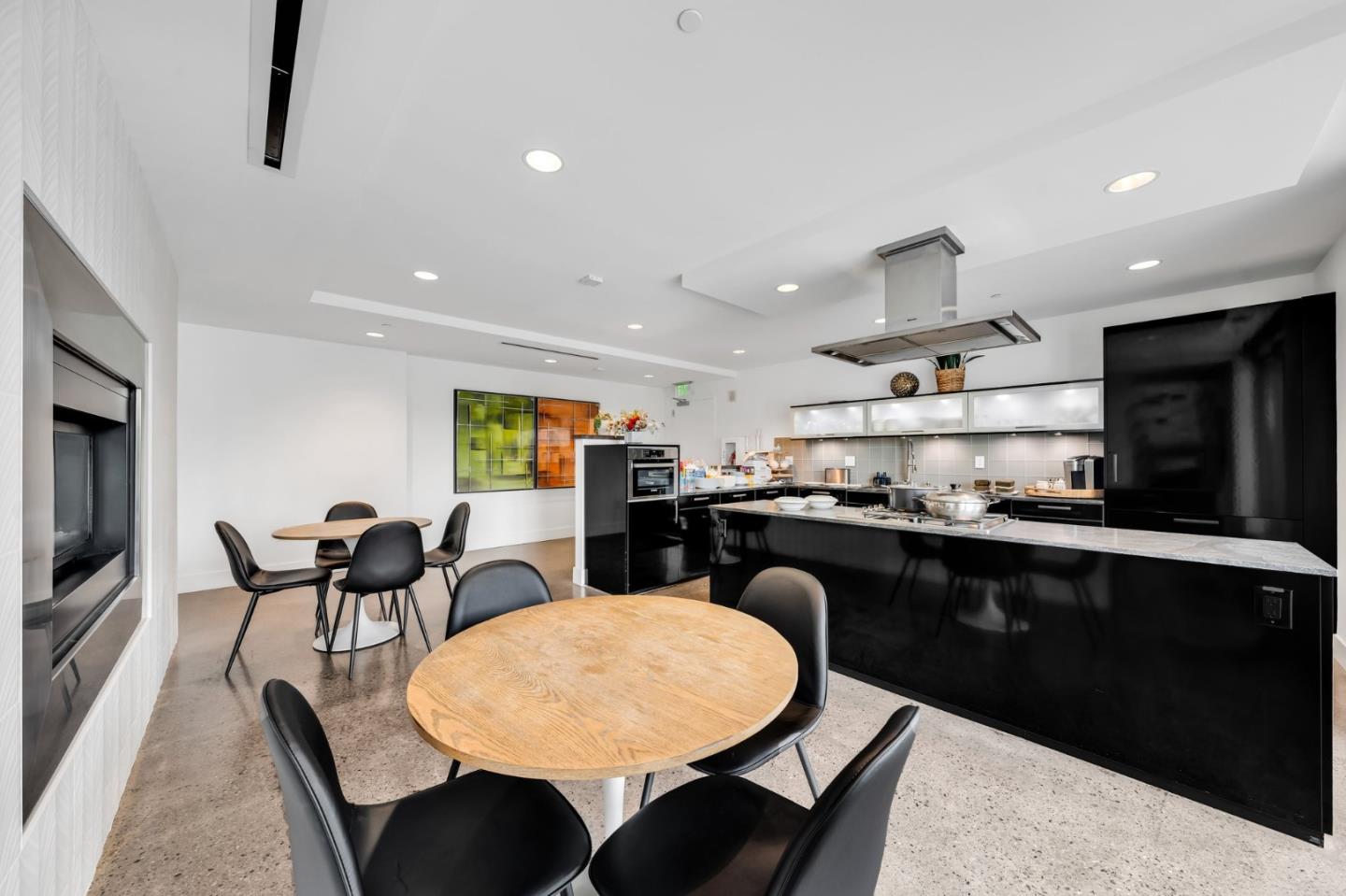 88 E San Fernando ST 1403