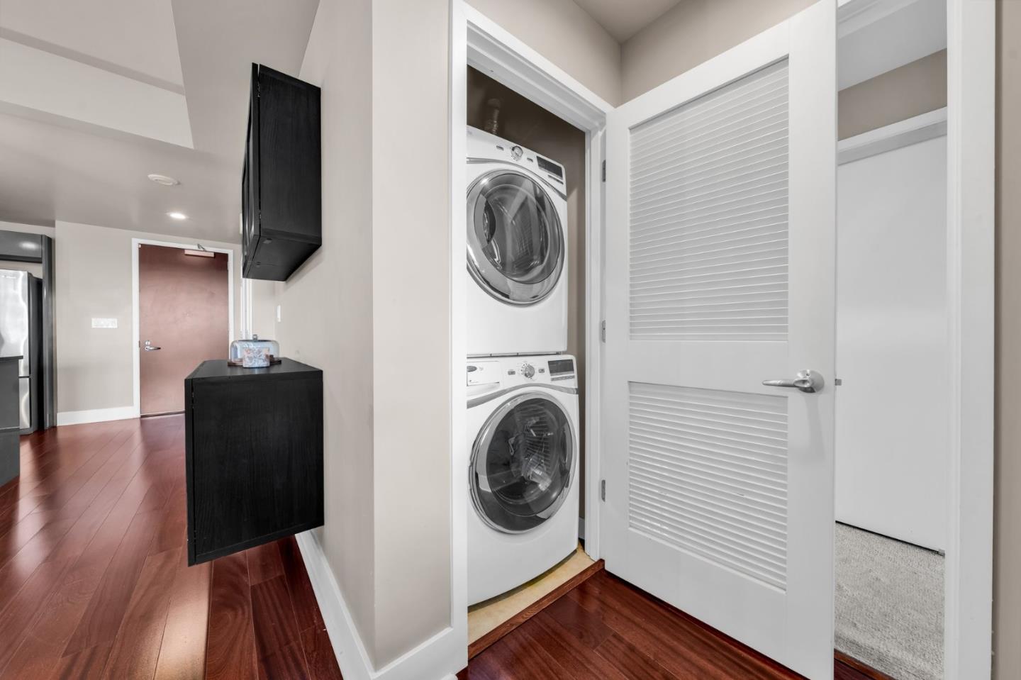 88 E San Fernando ST 1403