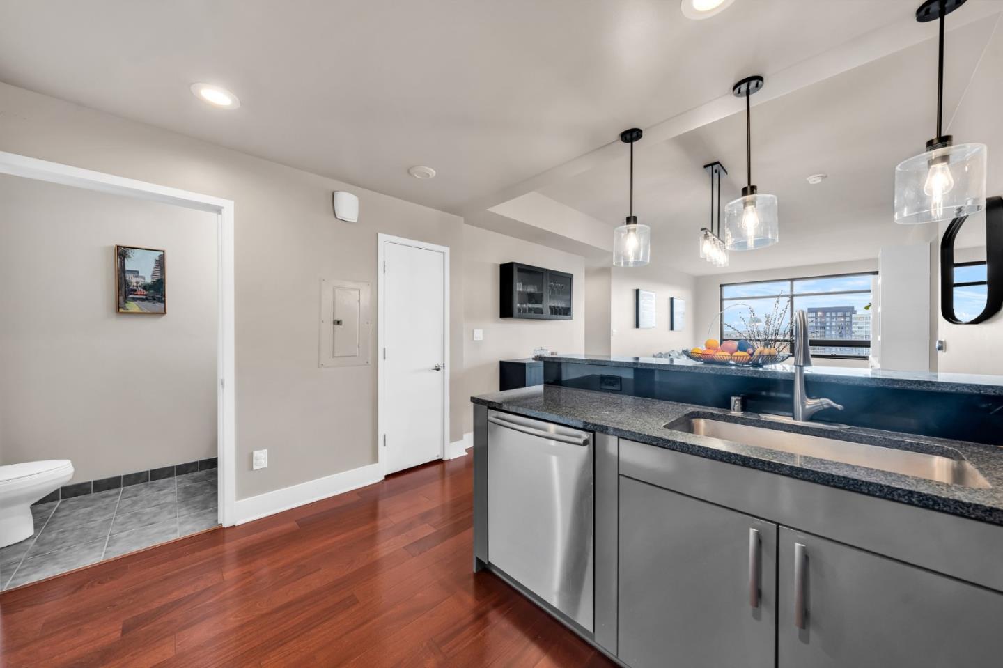 88 E San Fernando ST 1403