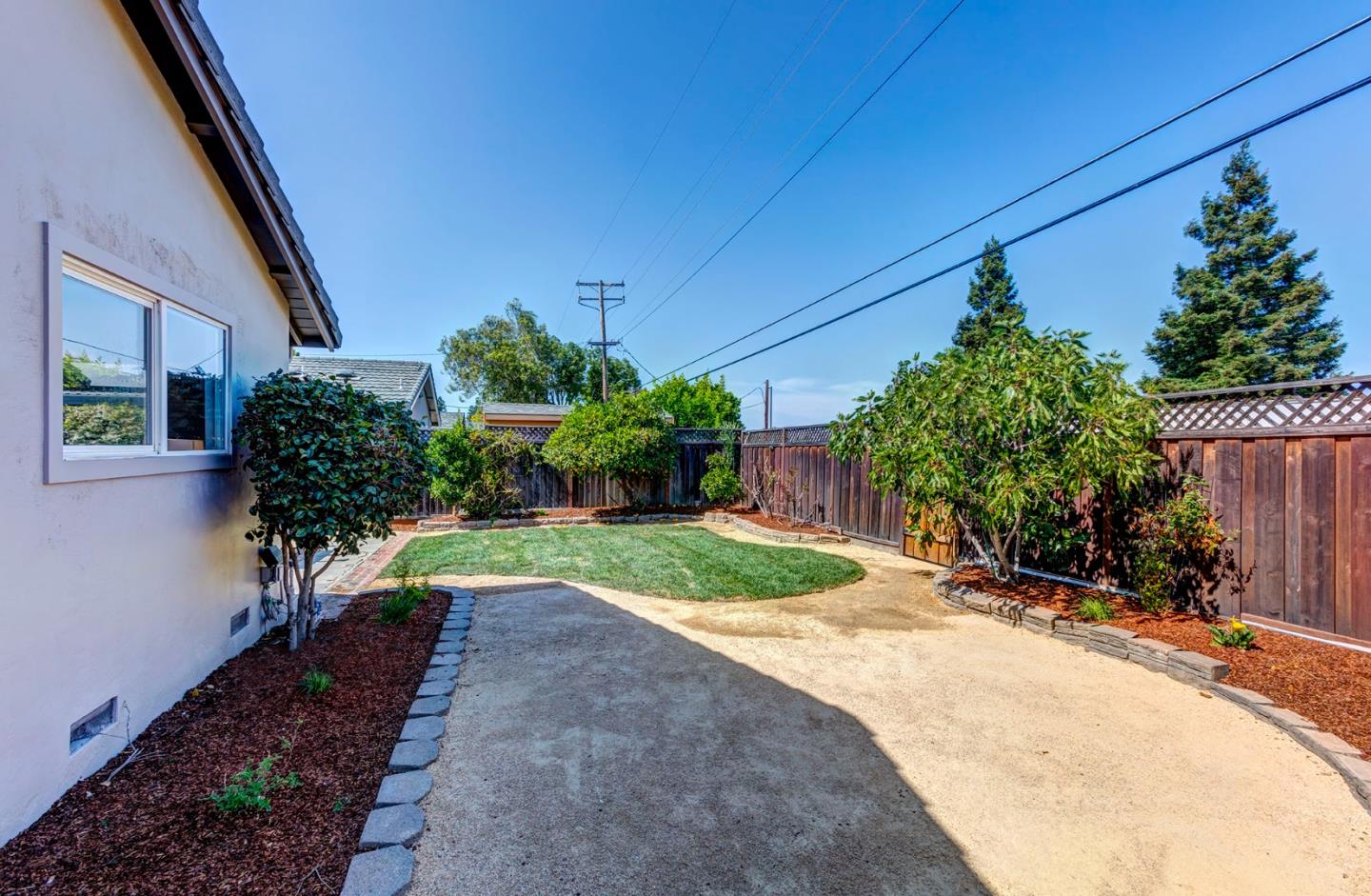 866 Daffodil WAY