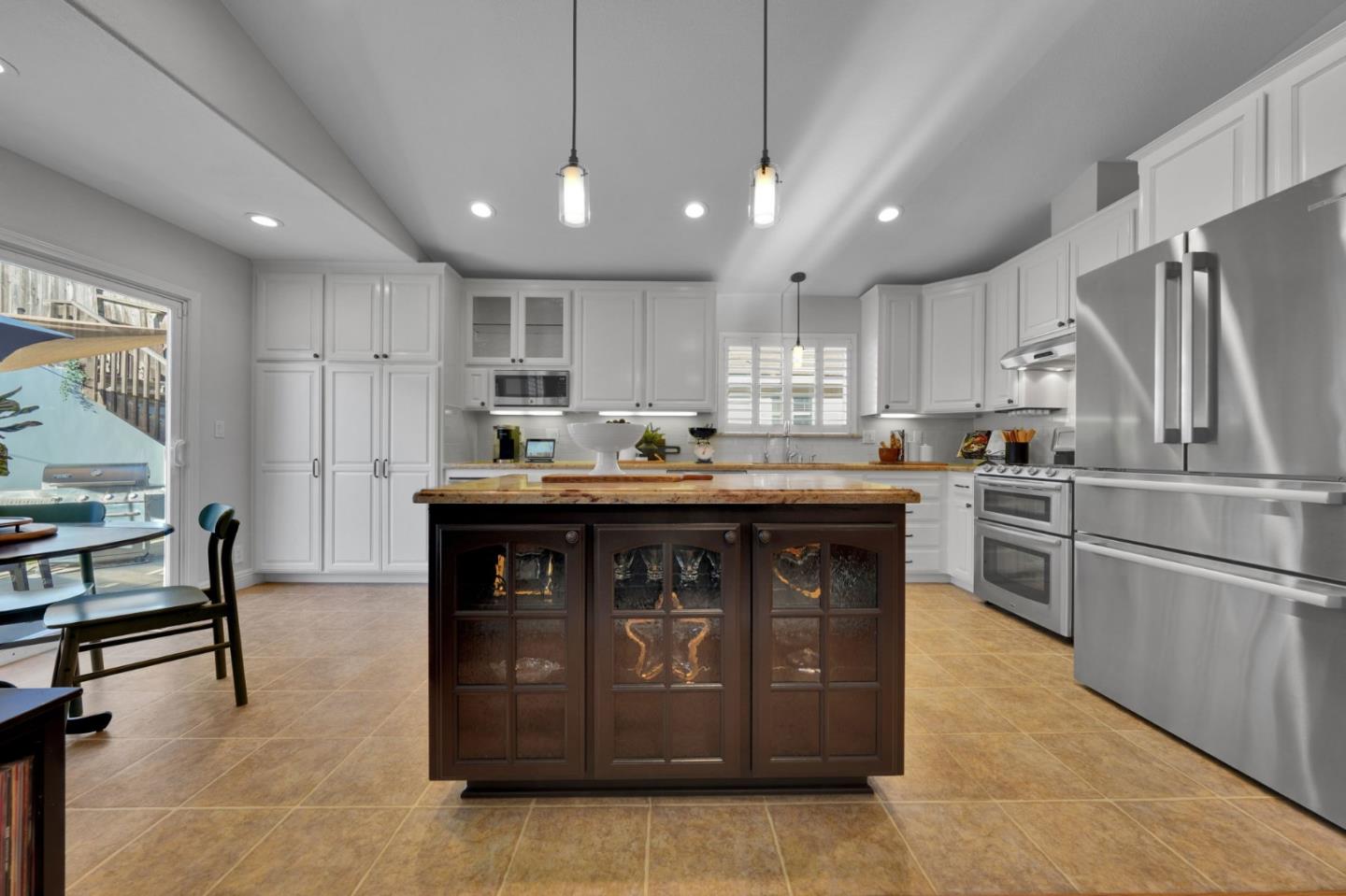 865 Valley Oak Drive