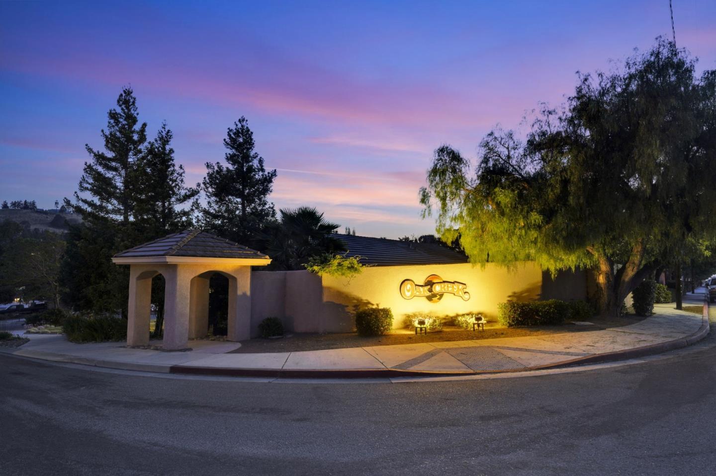 865 Valley Oak Drive