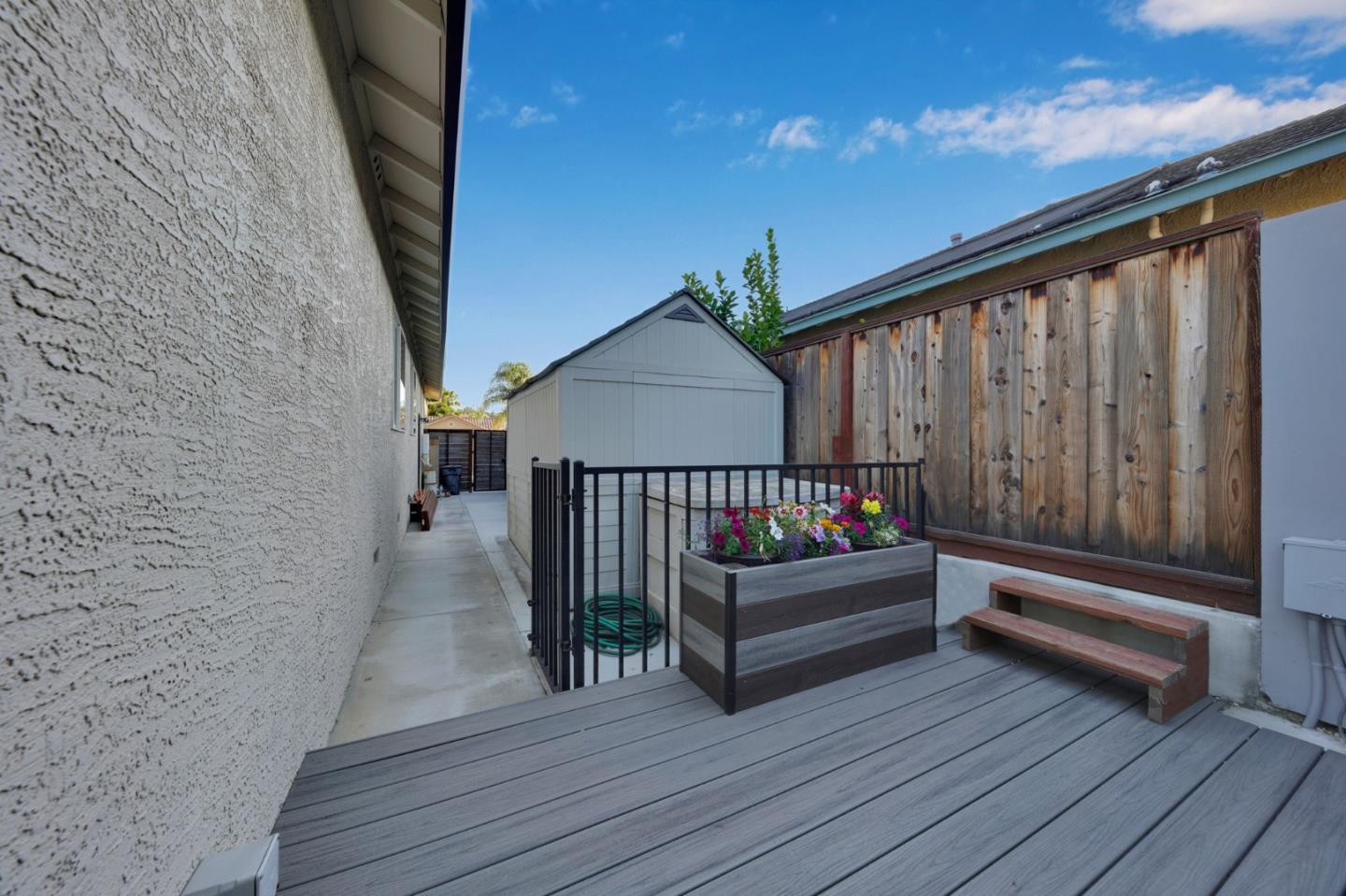 865 Valley Oak Drive