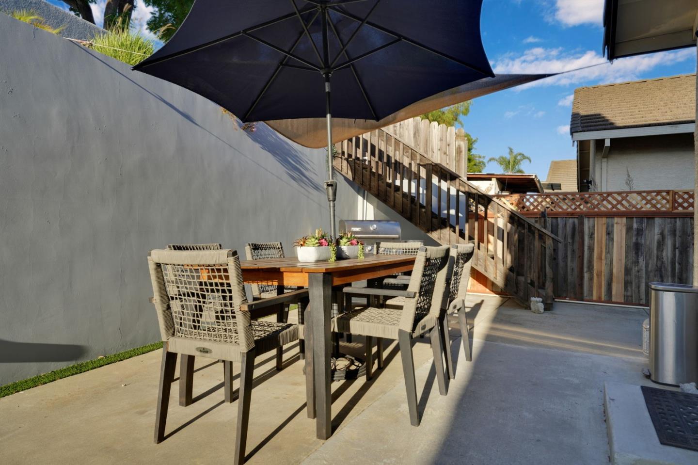 865 Valley Oak Drive