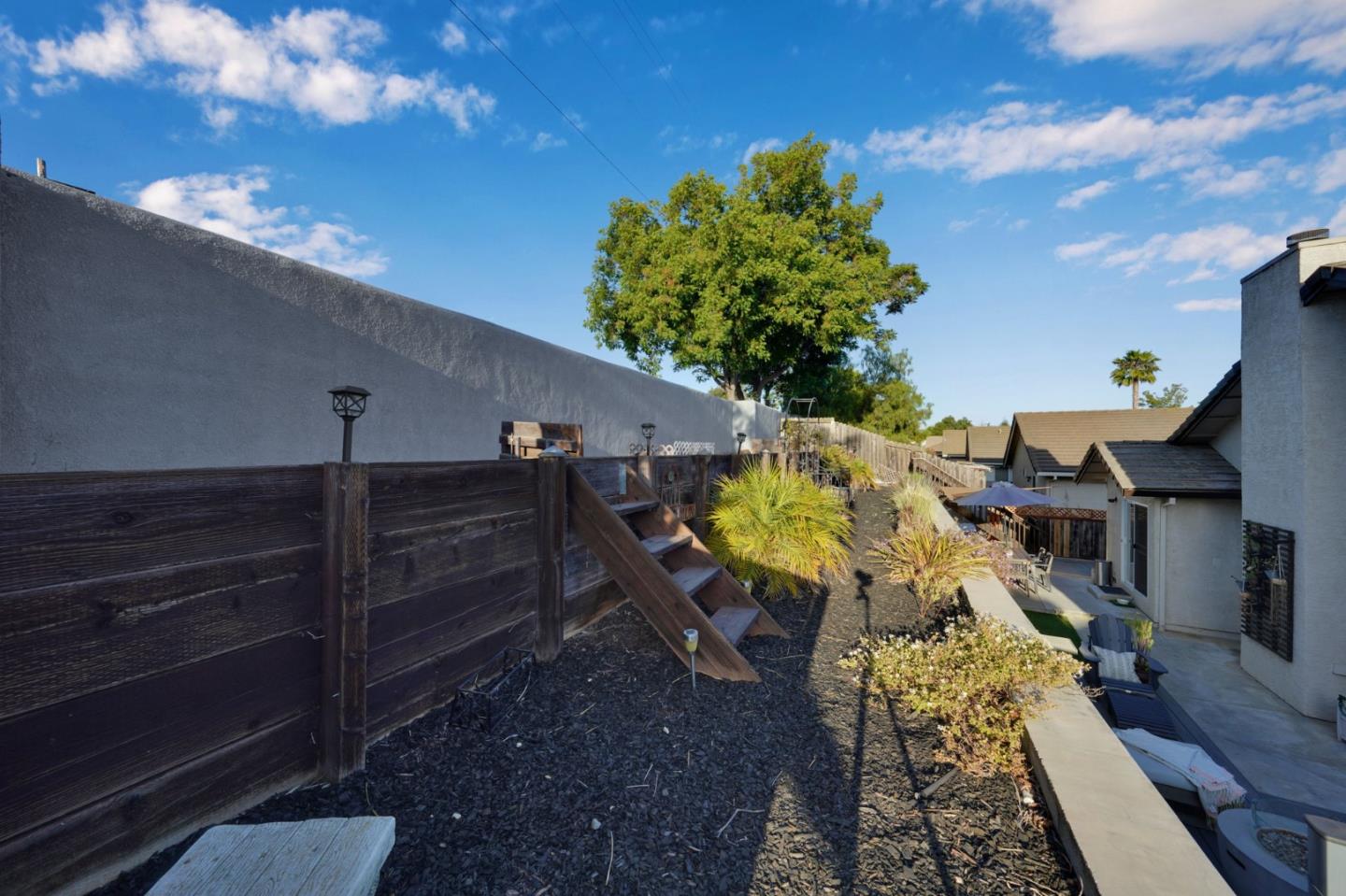 865 Valley Oak Drive