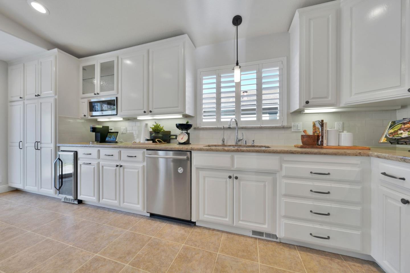 865 Valley Oak Drive