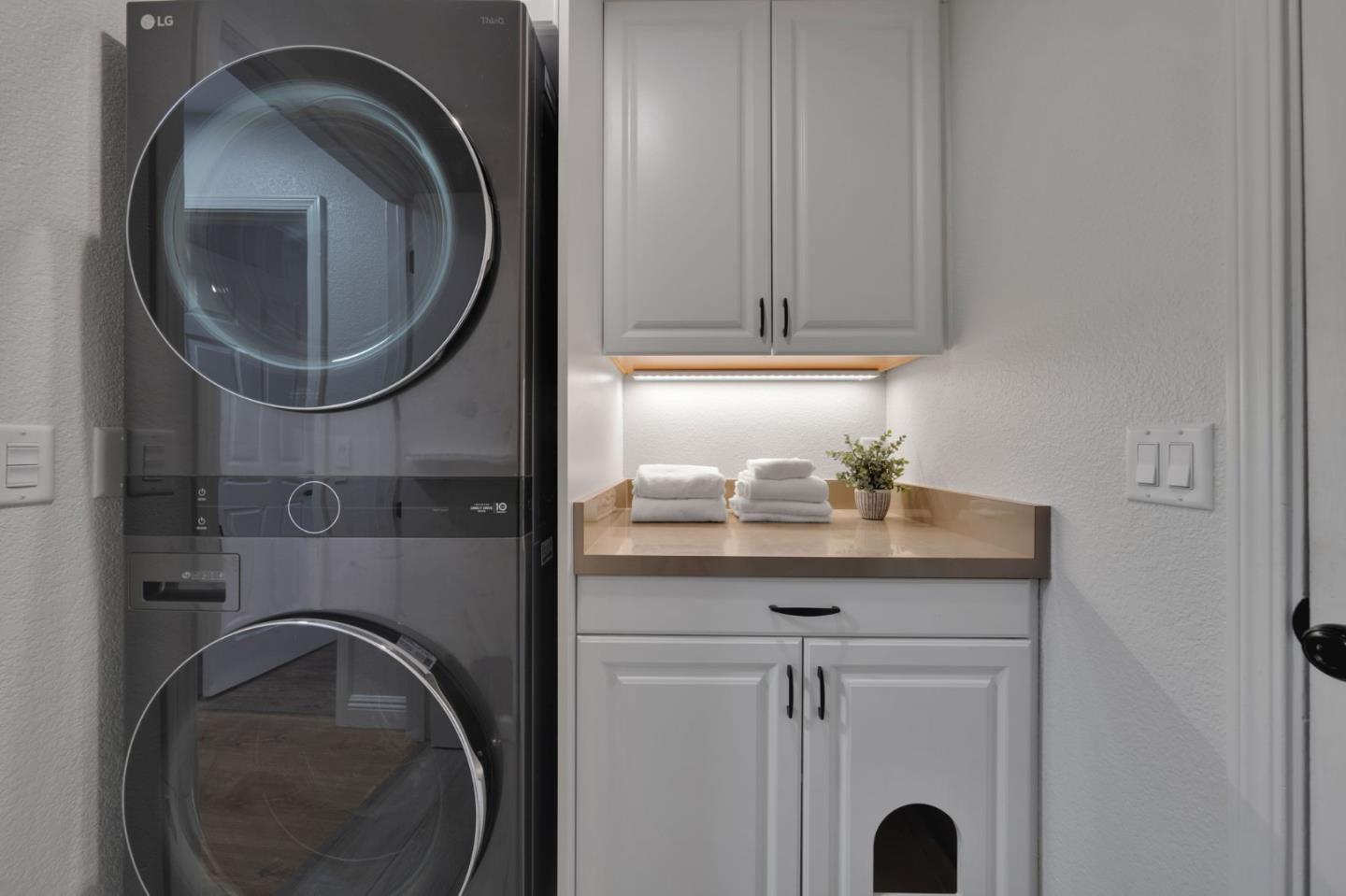 865 Valley Oak Drive