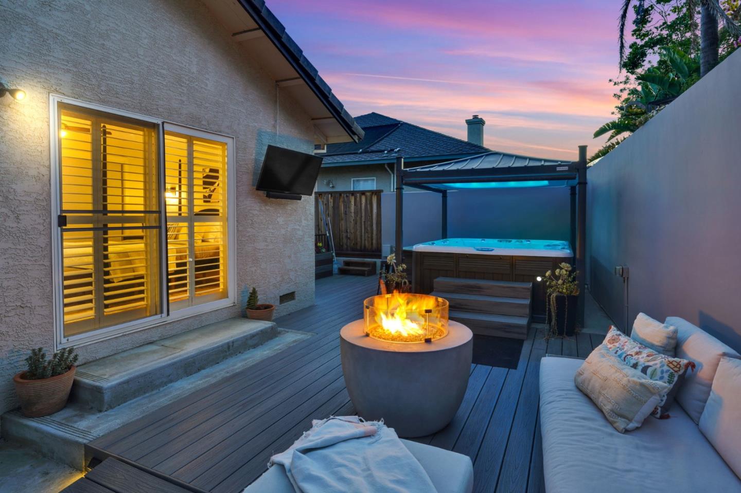 865 Valley Oak Drive