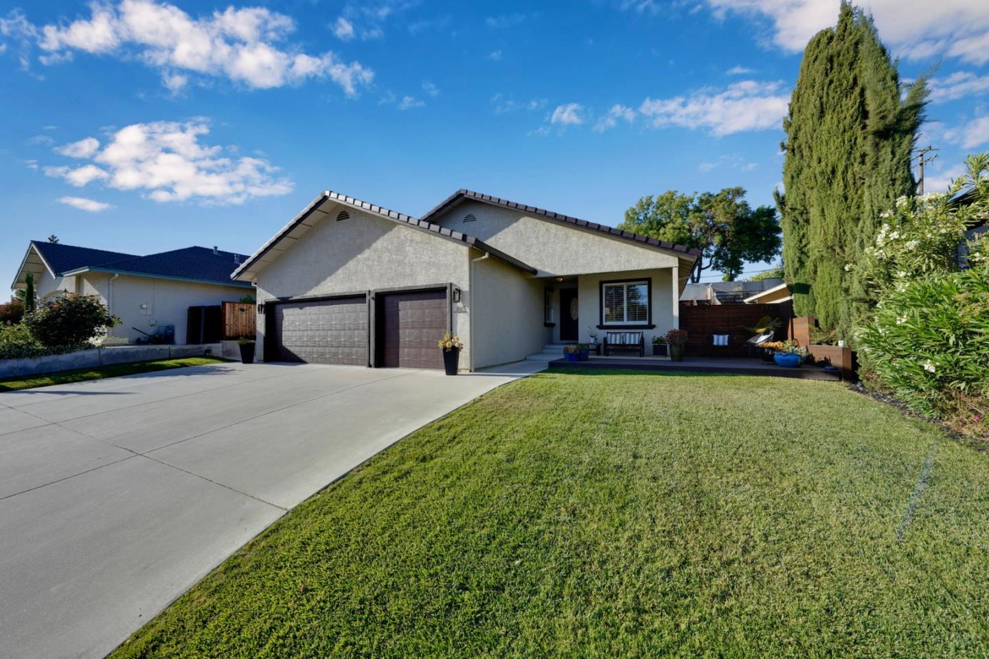 865 Valley Oak Drive